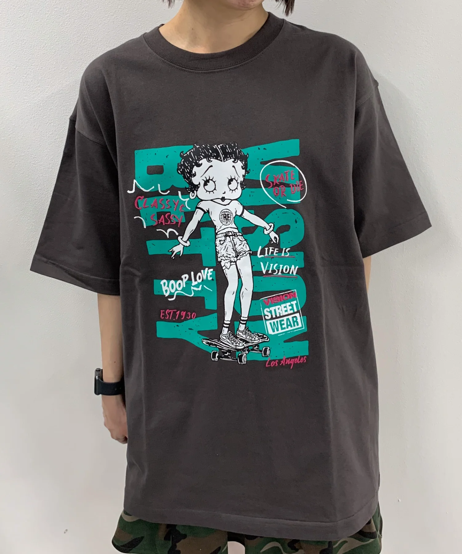 VISION BETTYグラフィックT - Image 10