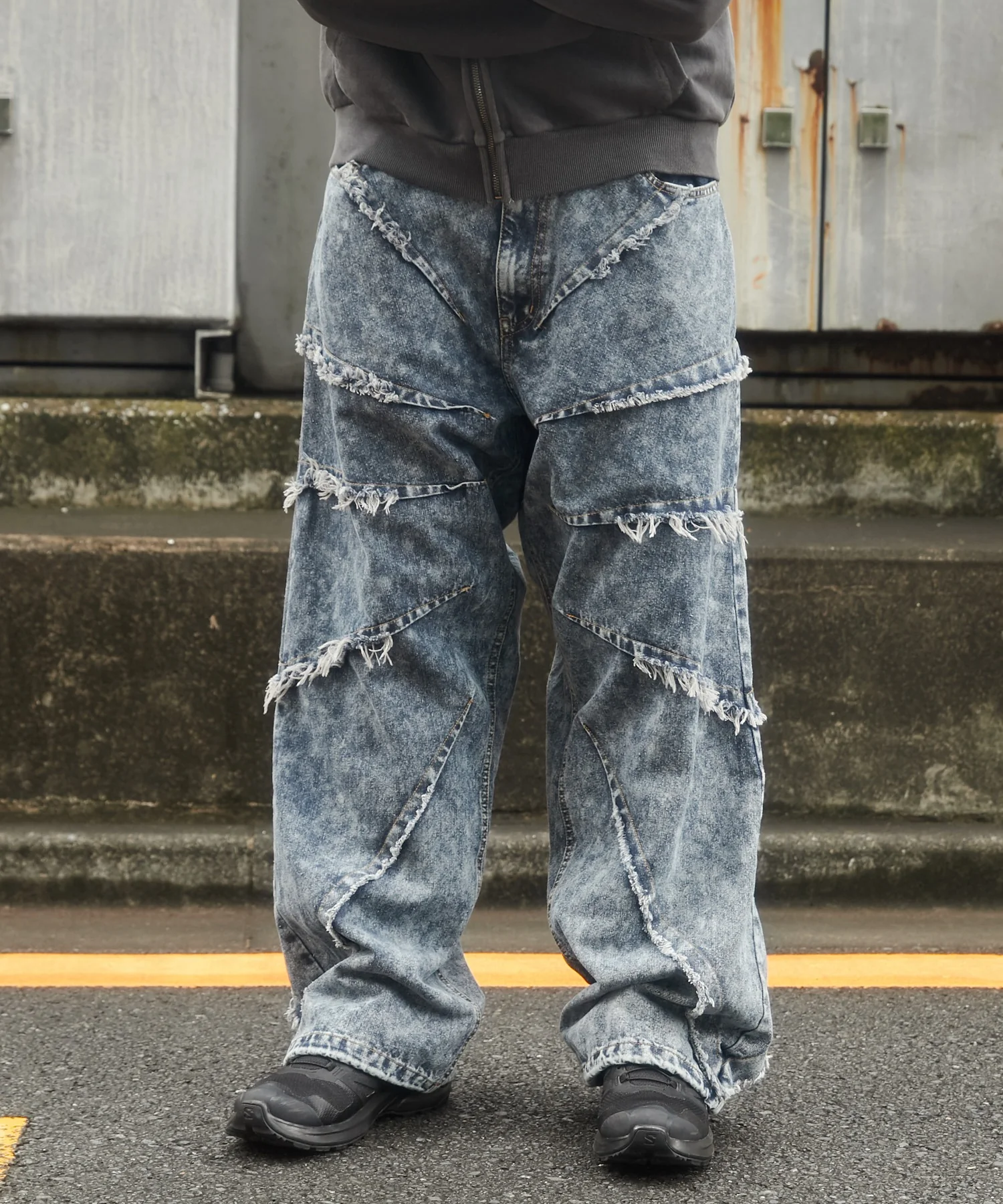 ダーツフリンジデニムパンツ - Image 11