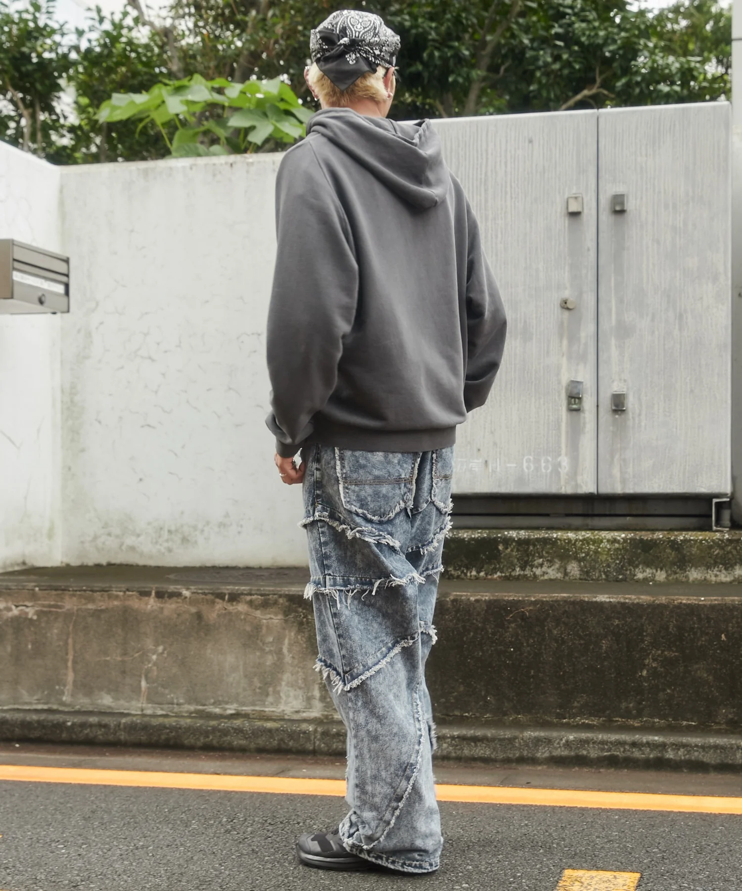 ダーツフリンジデニムパンツ - Image 13