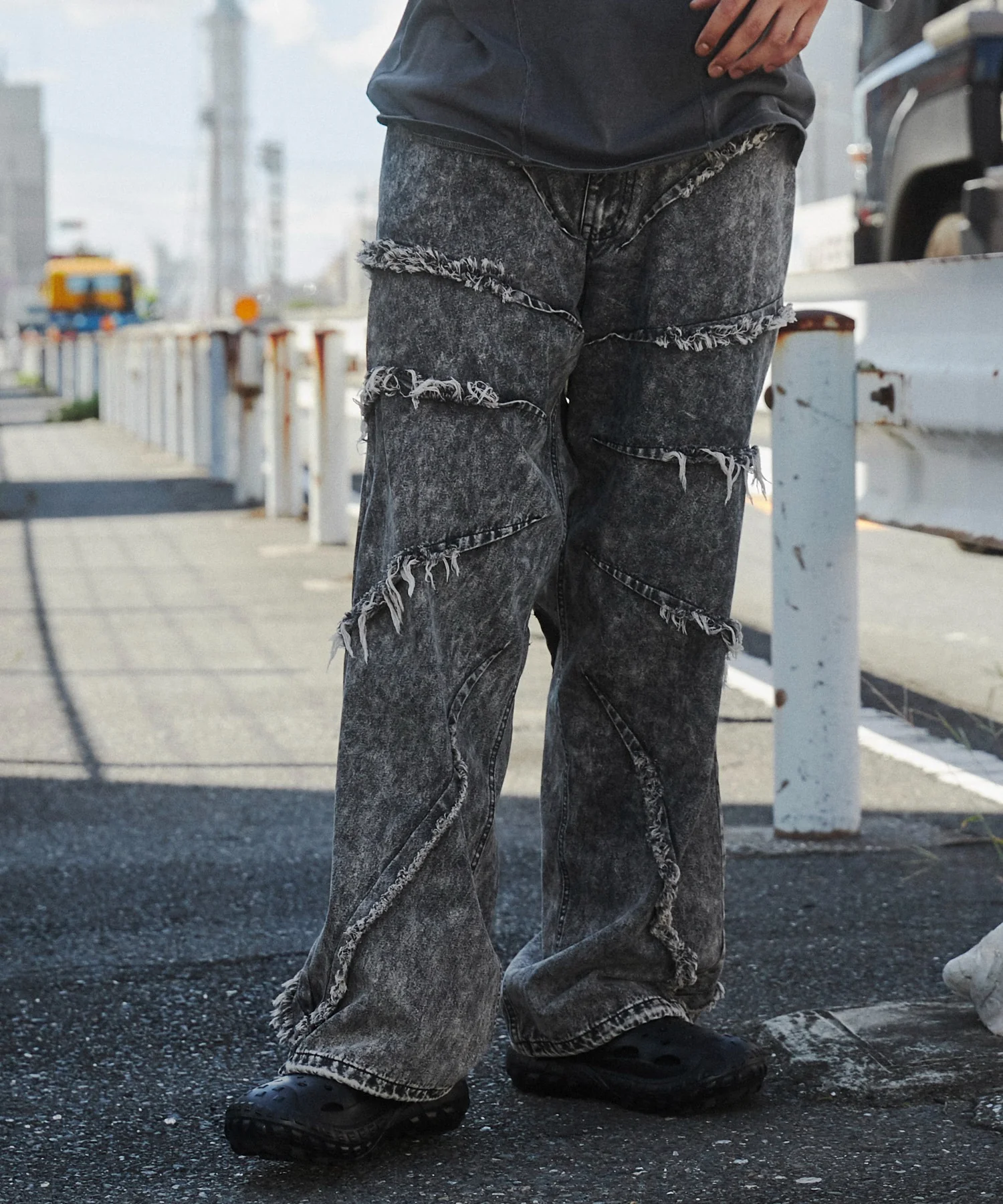 ダーツフリンジデニムパンツ - Image 14