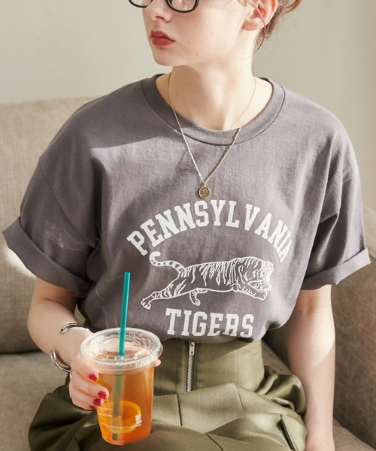 カレッジロゴプリントTee - Image 11