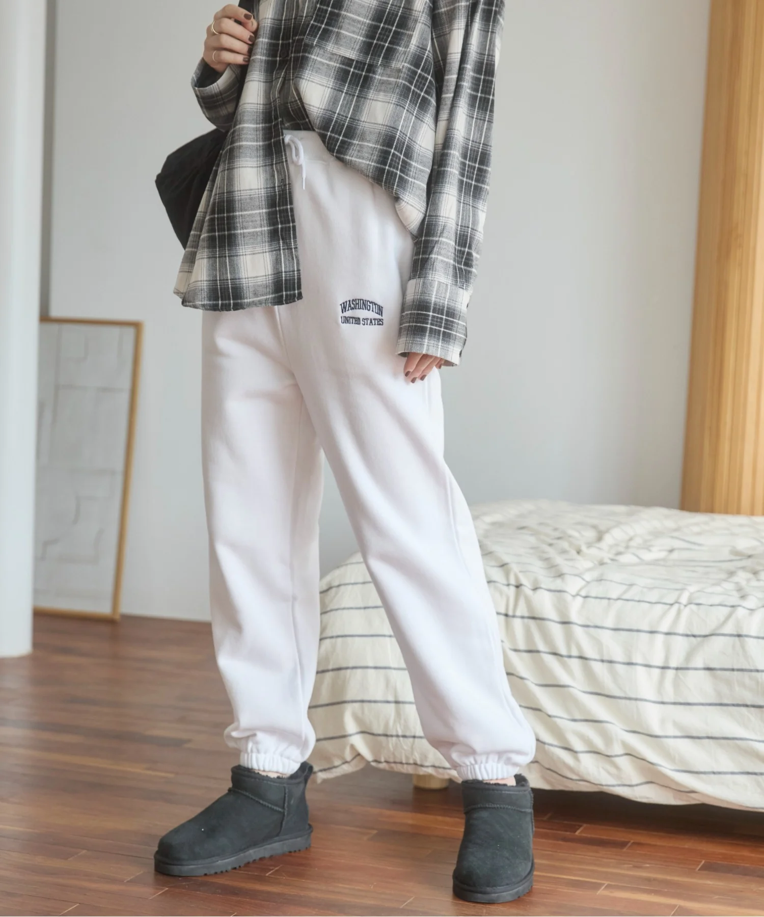 ワンポイント刺繍スウェットパンツ - Image 2