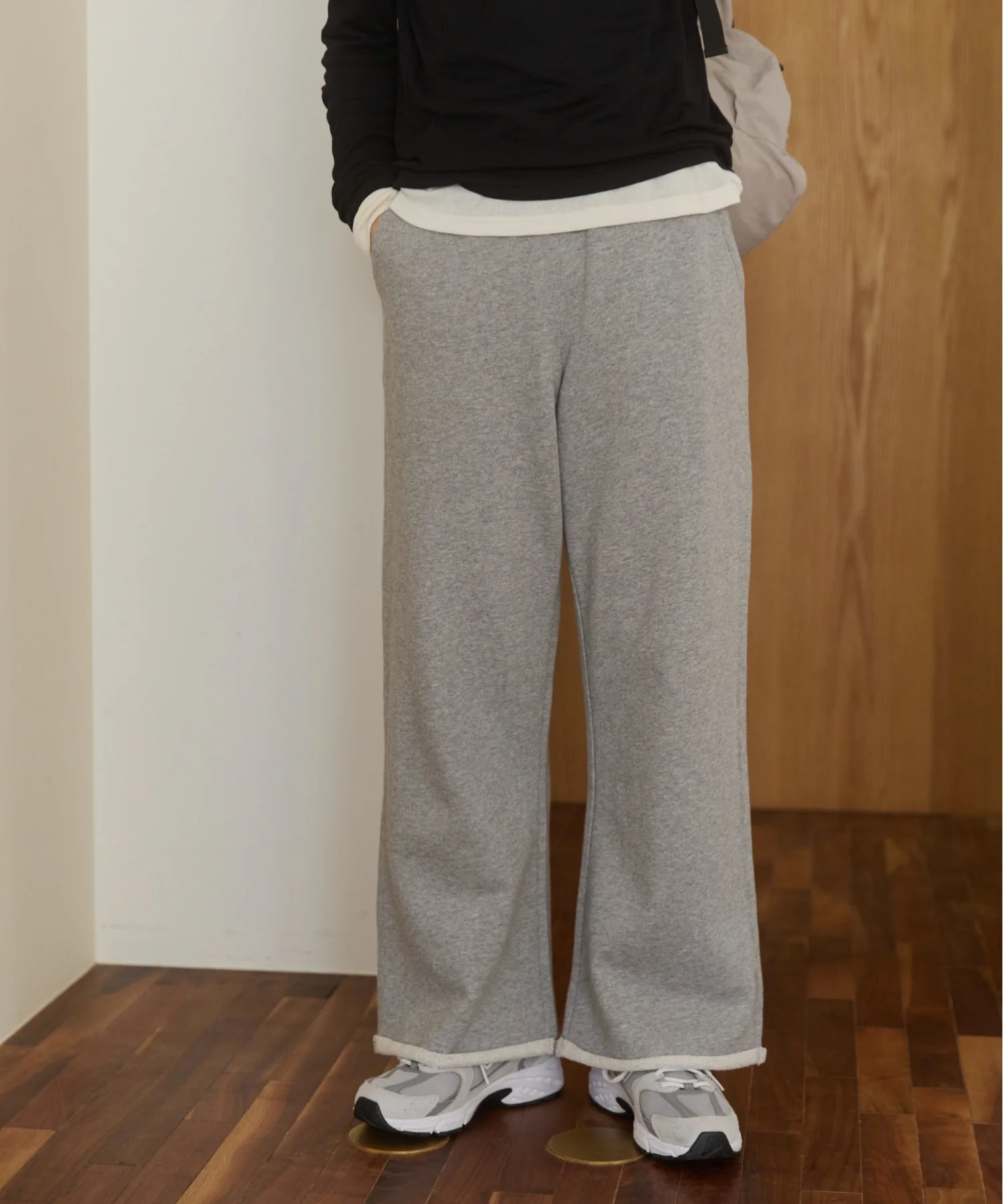 ワイドスウェットパンツ - Image 2