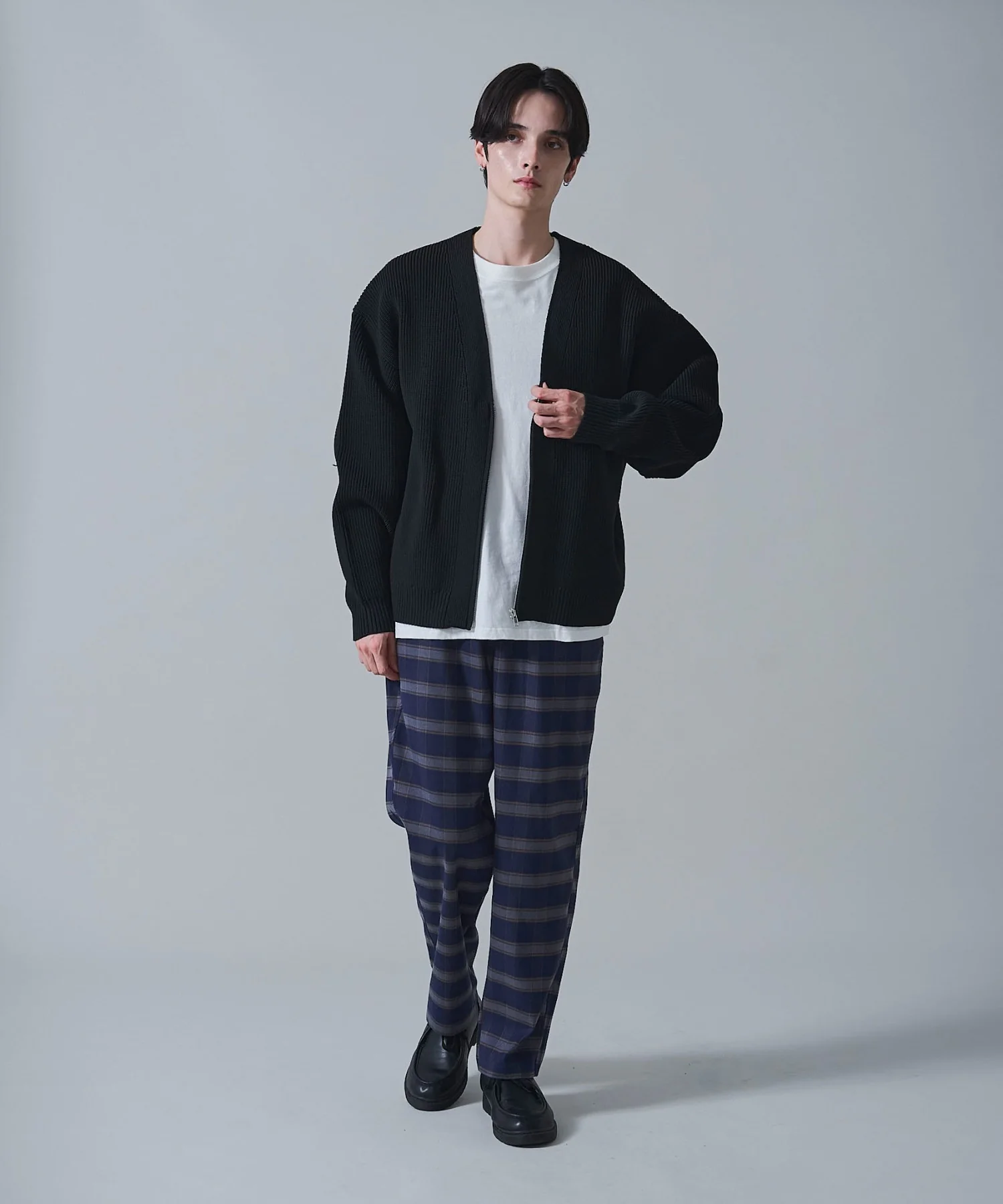 チェックテーパードスラックス - Image 4