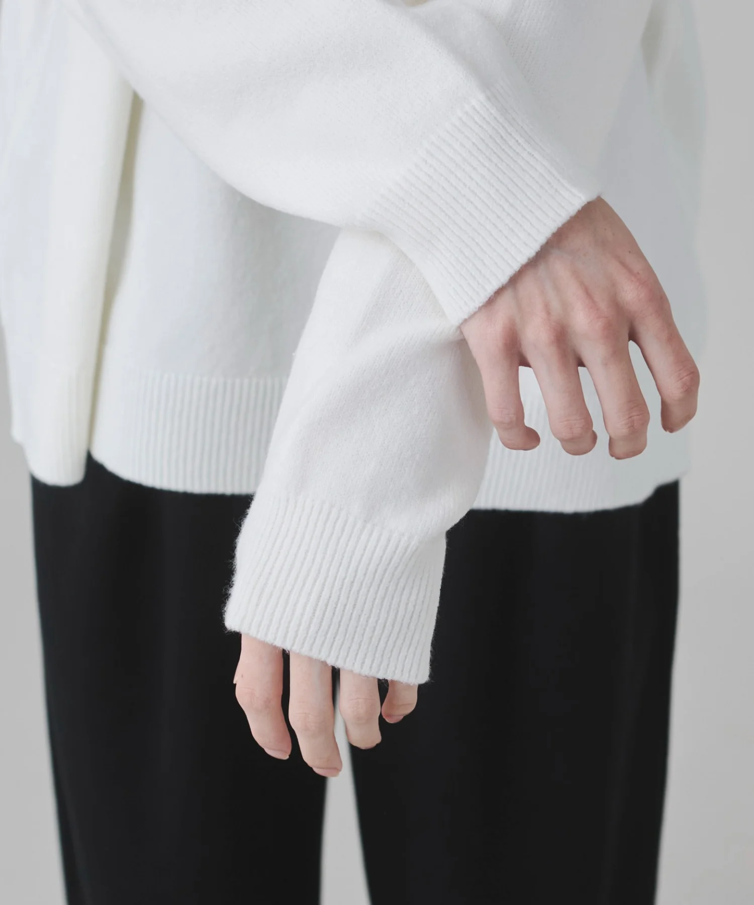 アクセ付きワンポイントニットプルオーバー - Image 12