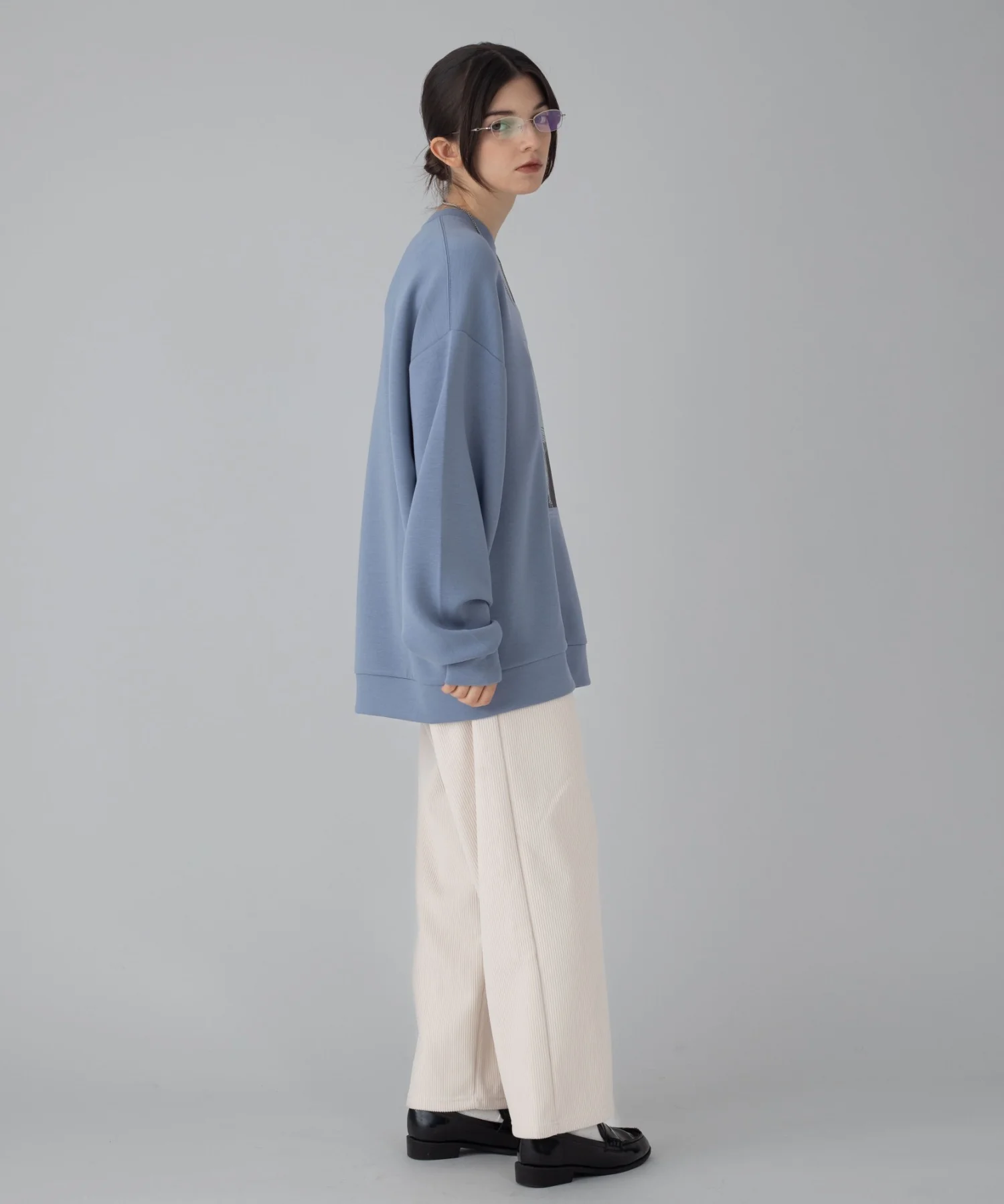 アクセ付きフォトグラフィックプルオーバー - Image 29
