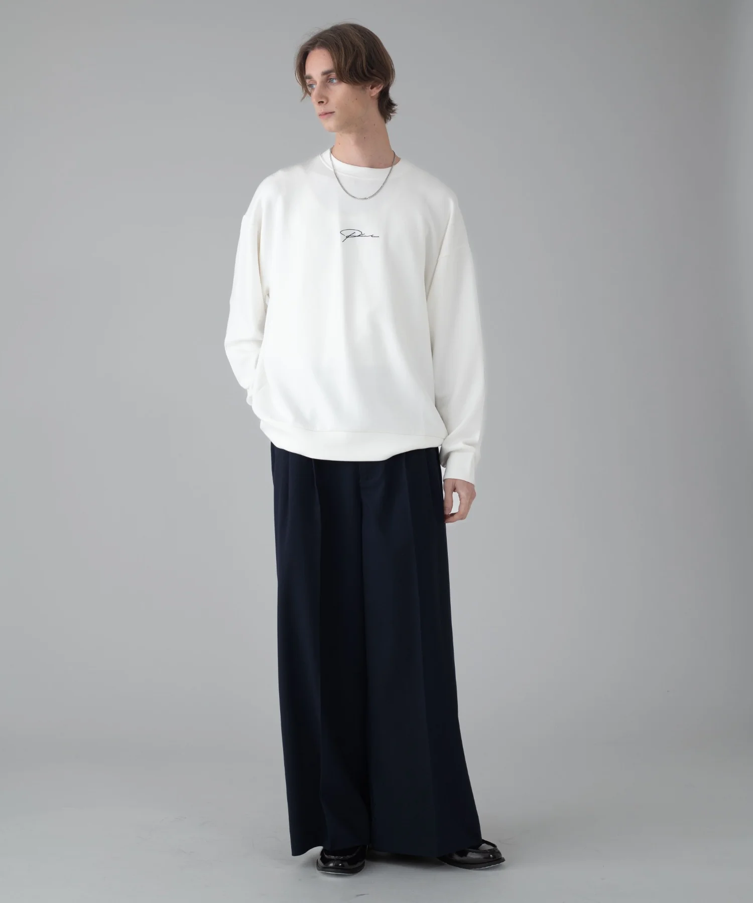 アクセ付きフォトグラフィックプルオーバー - Image 41