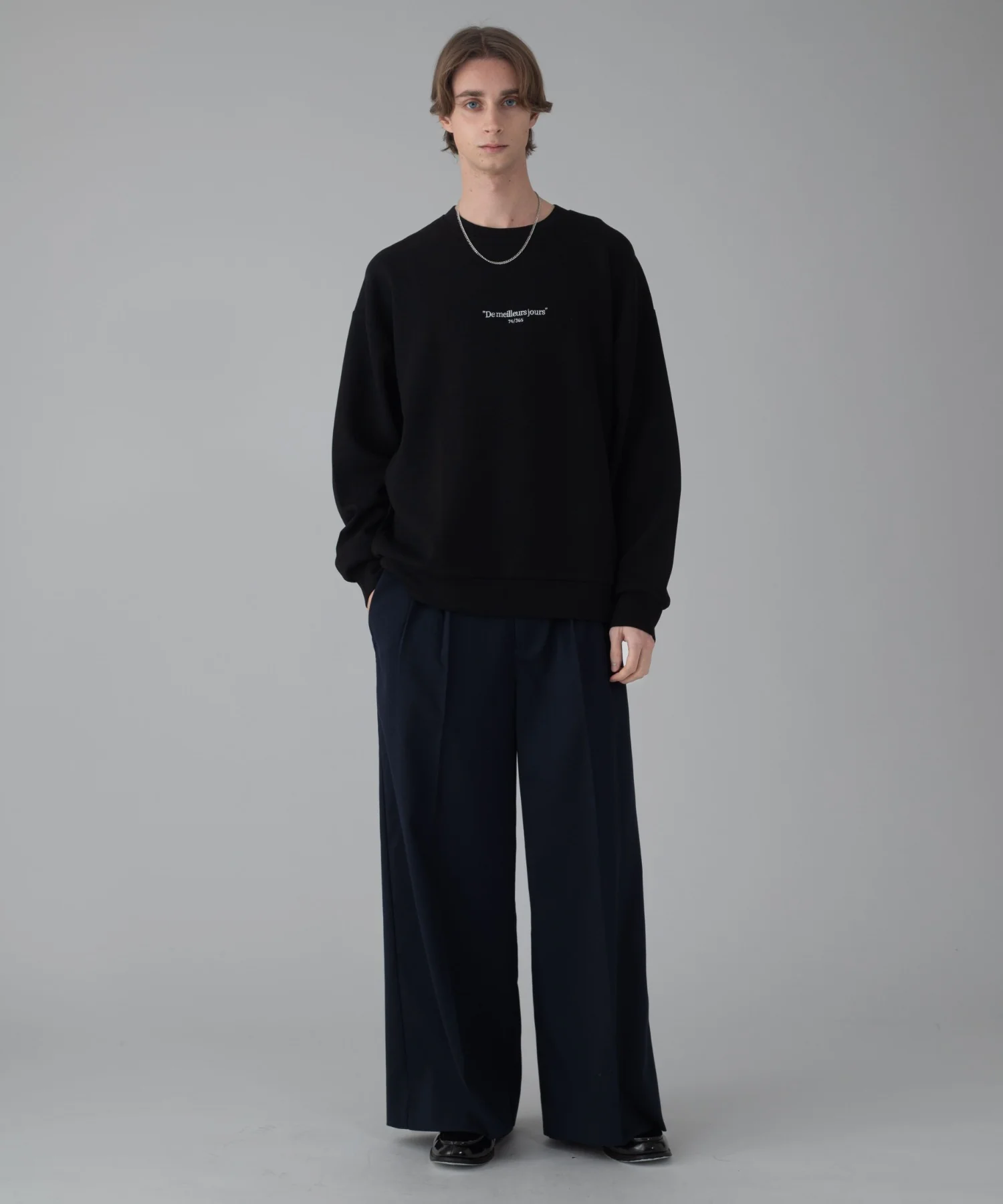 アクセ付きフォトグラフィックプルオーバー - Image 49