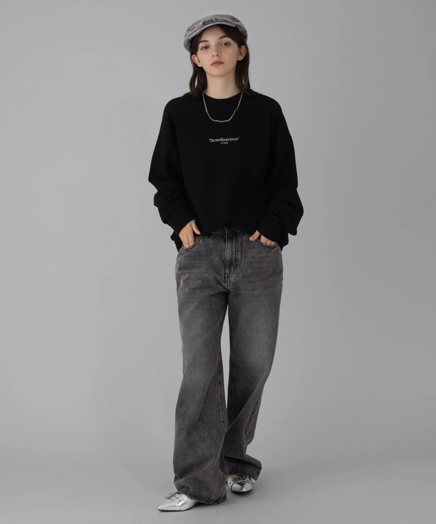 アクセ付きフォトグラフィックプルオーバー - Image 9
