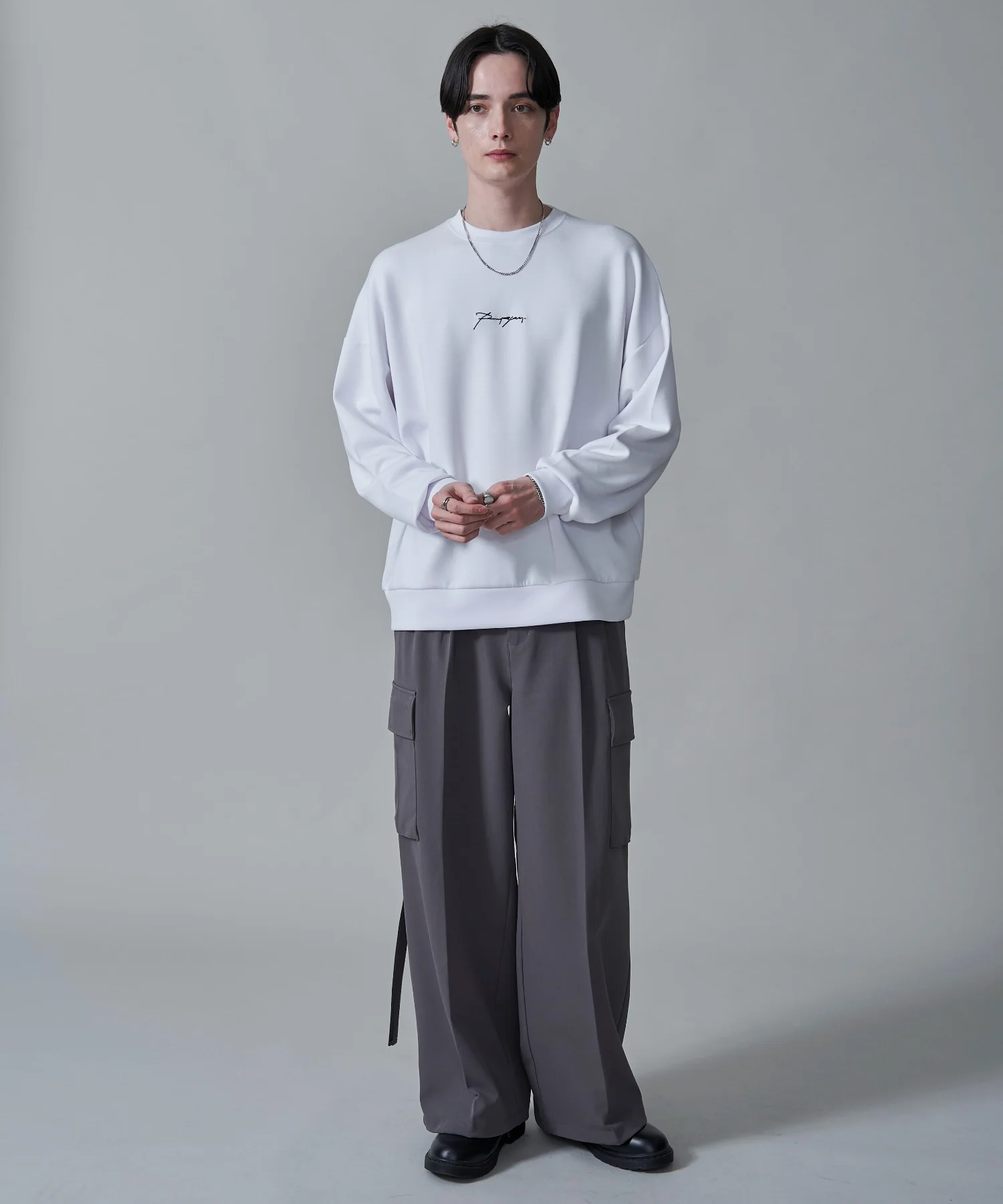 アクセ付きフォトグラフィックプルオーバー - Image 12