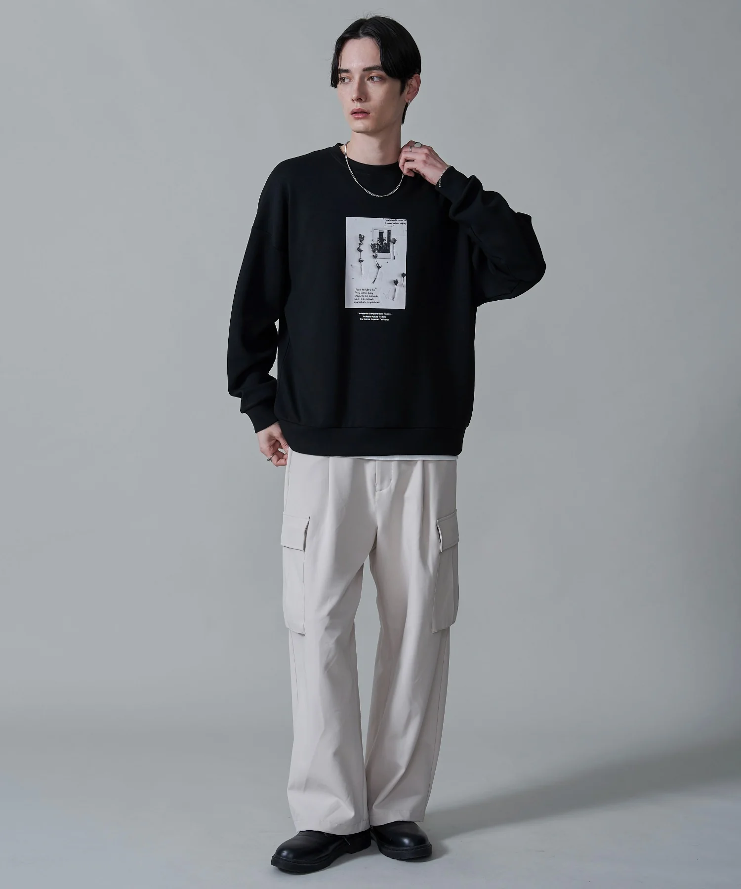 アクセ付きフォトグラフィックプルオーバー - Image 18