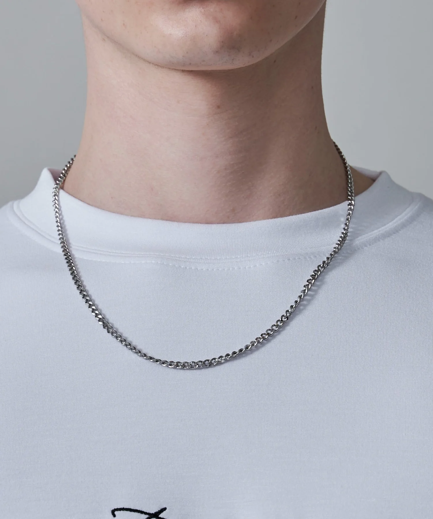 アクセ付きフォトグラフィックプルオーバー - Image 5