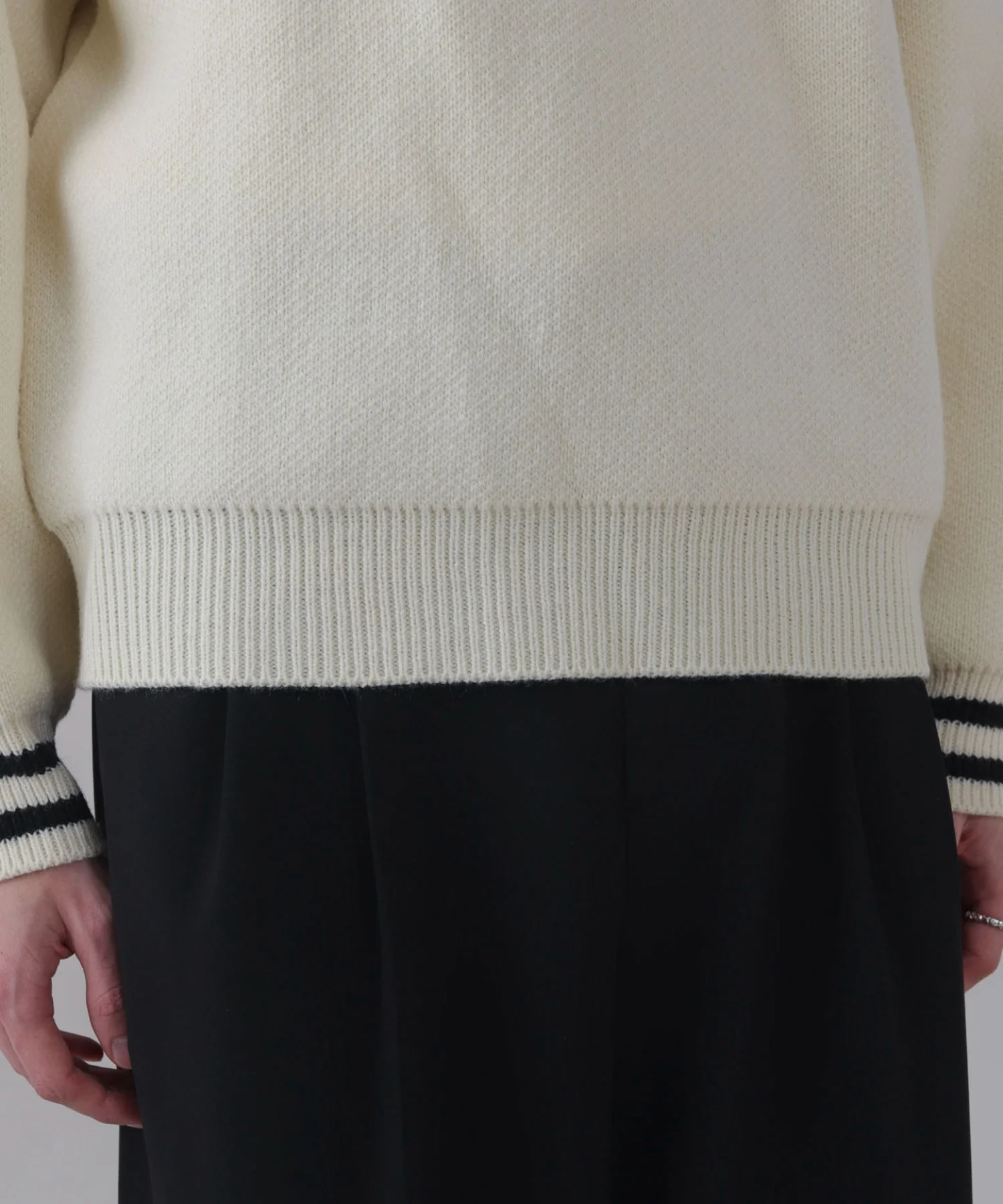 ワンポイント刺繍ニットポロ - Image 9