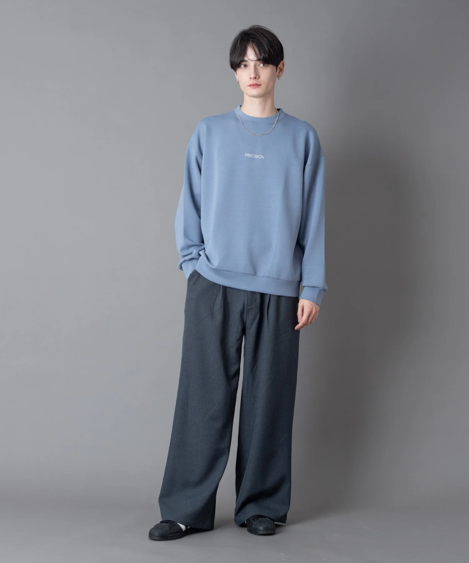アクセ付きフォトグラフィックプルオーバー - Image 17