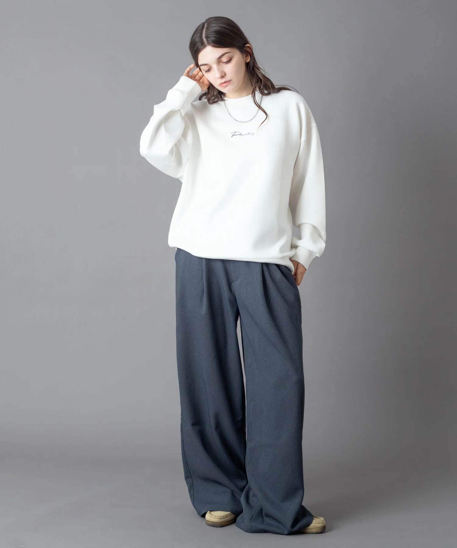 アクセ付きフォトグラフィックプルオーバー - Image 37