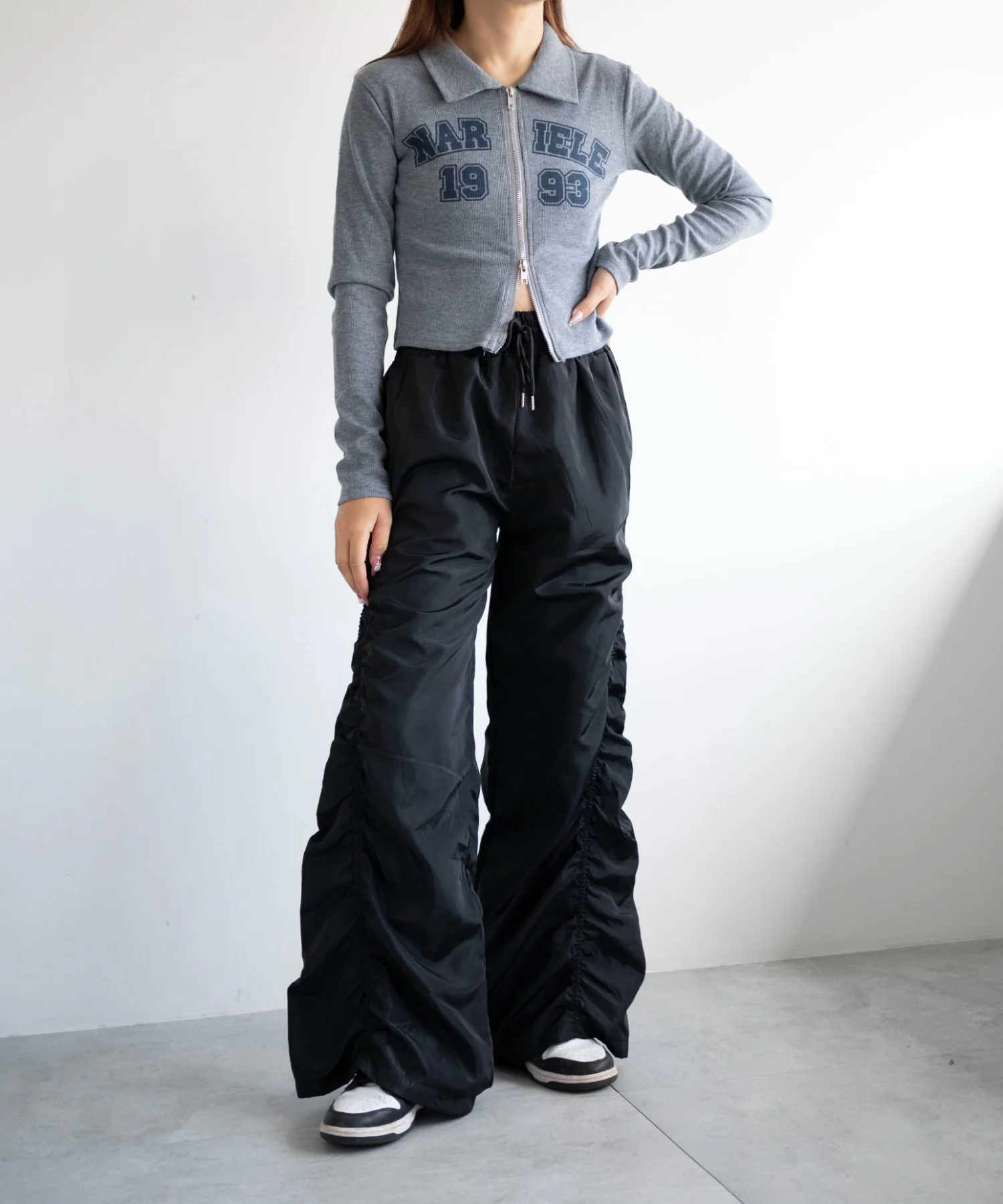 WジップナンバリングロゴロンT - Image 10