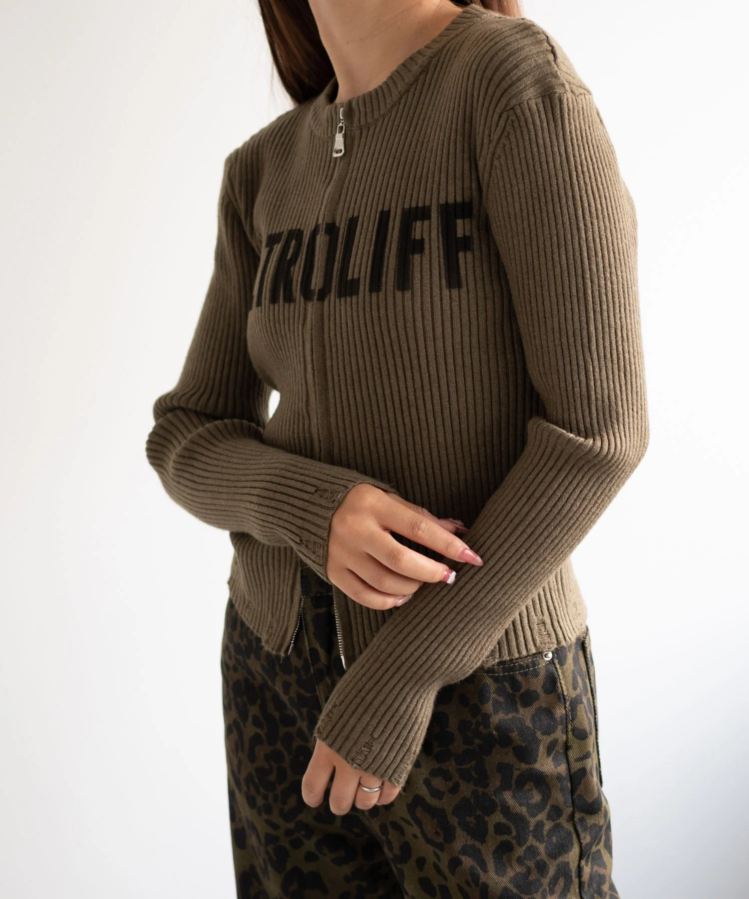 シンプルロゴWZIPニット - Image 9