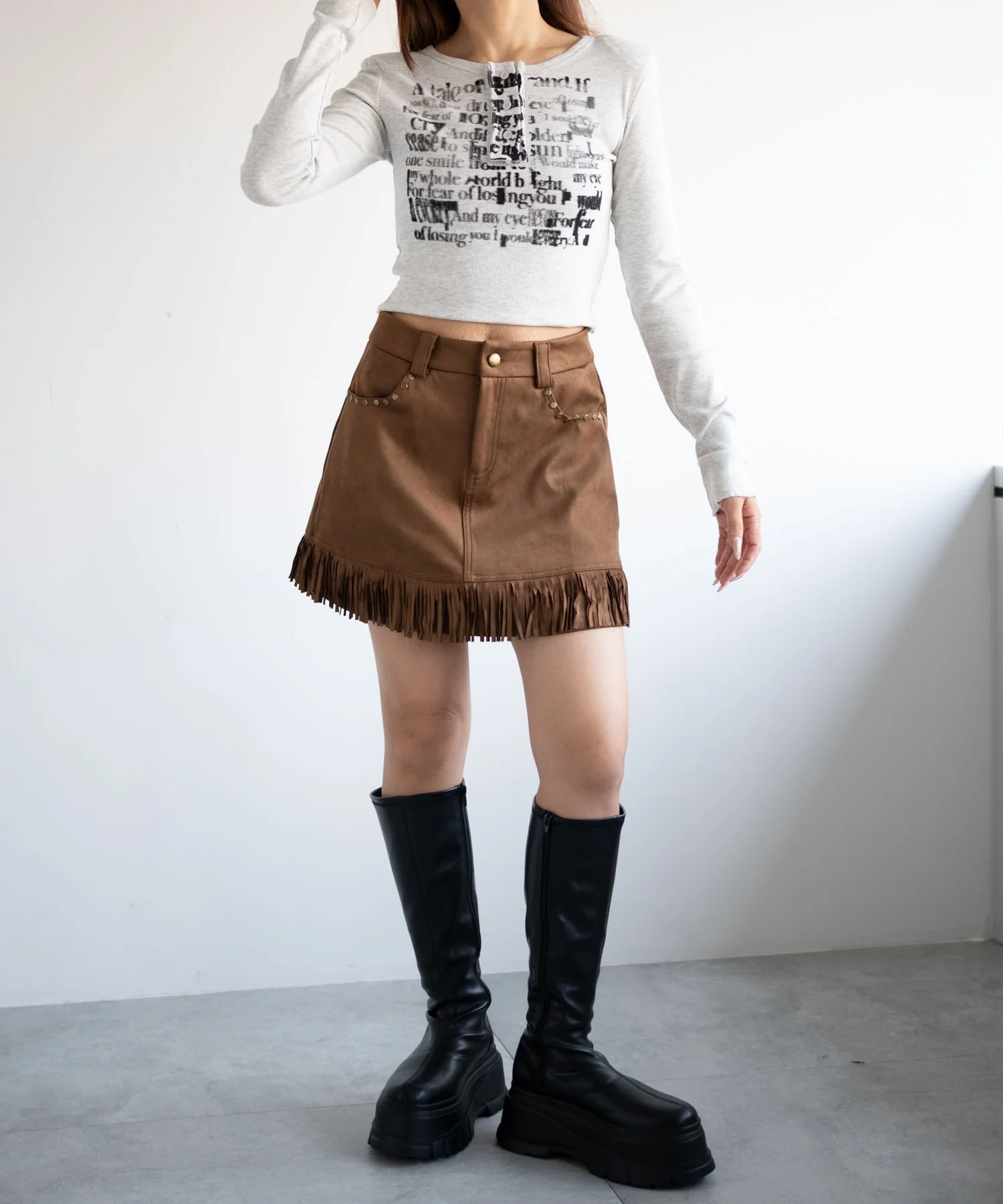 ヘンリーネックグラフィックピチトップス - Image 3