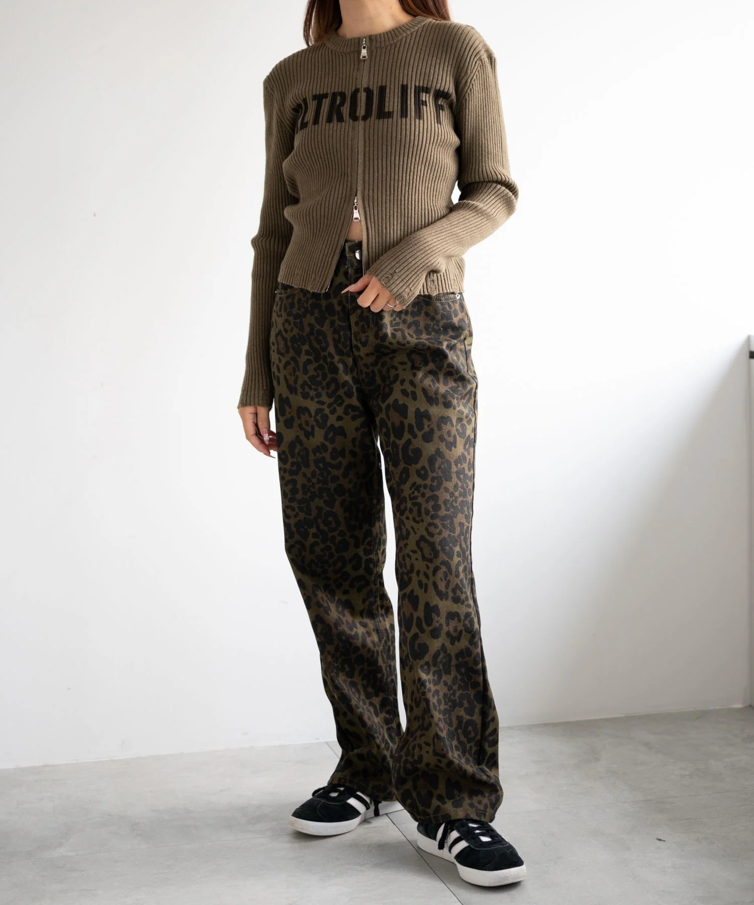 レオパードストレートパンツ - Image 2