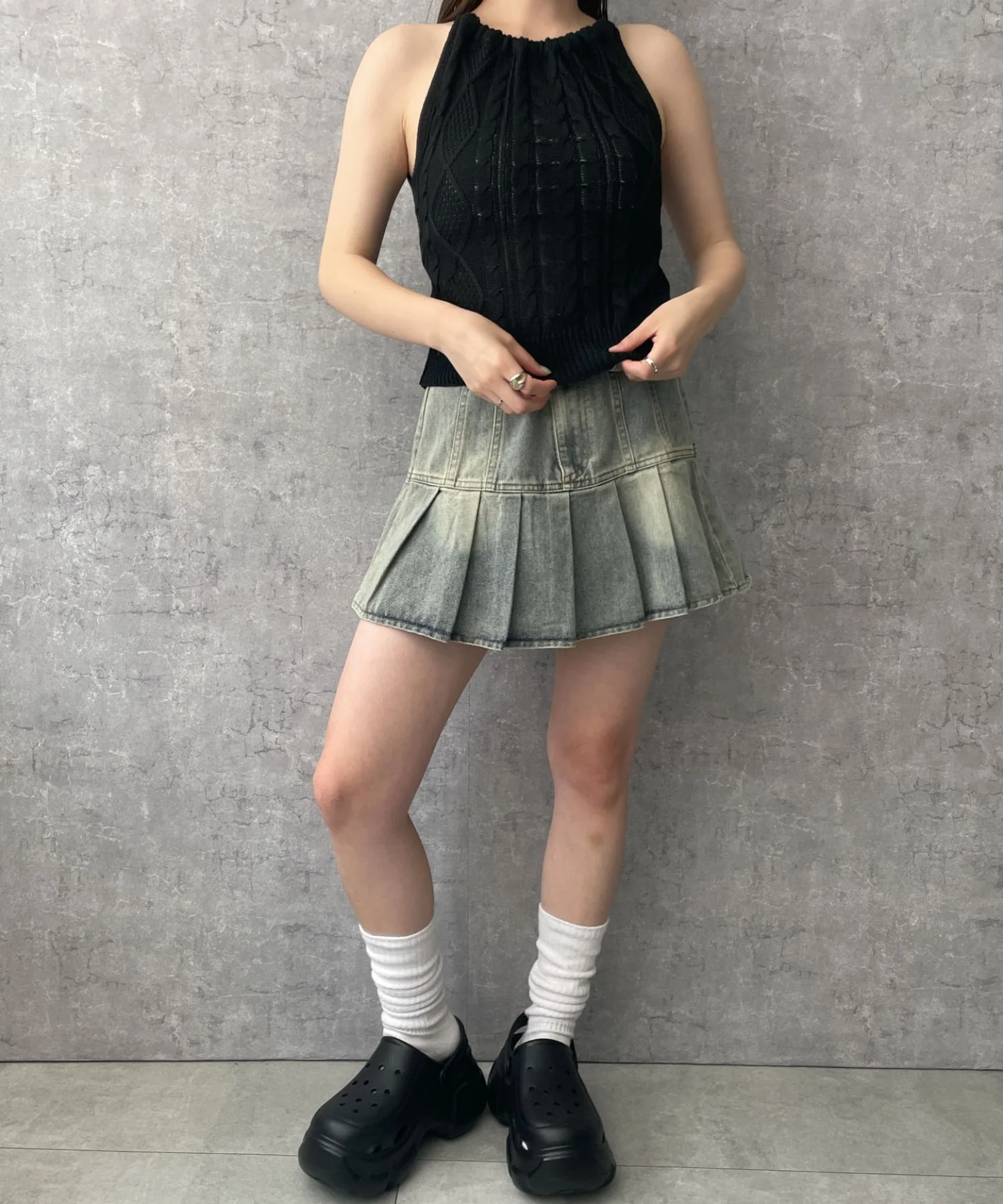 ホルターケーブルニットキャミ - Image 10