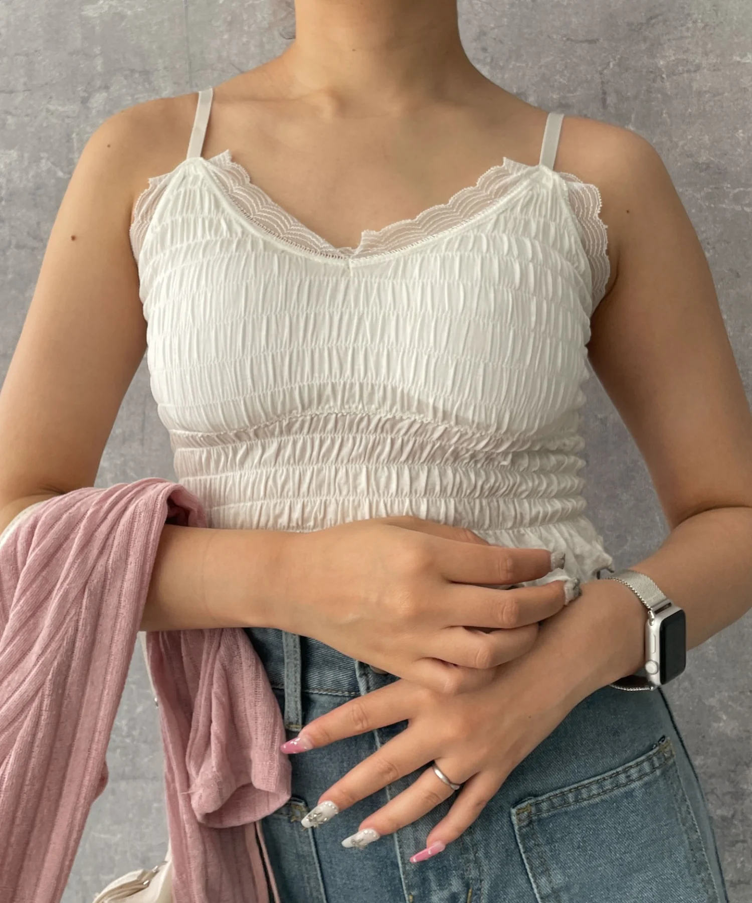 カップ付きシャーリングフリルキャミソール - Image 6