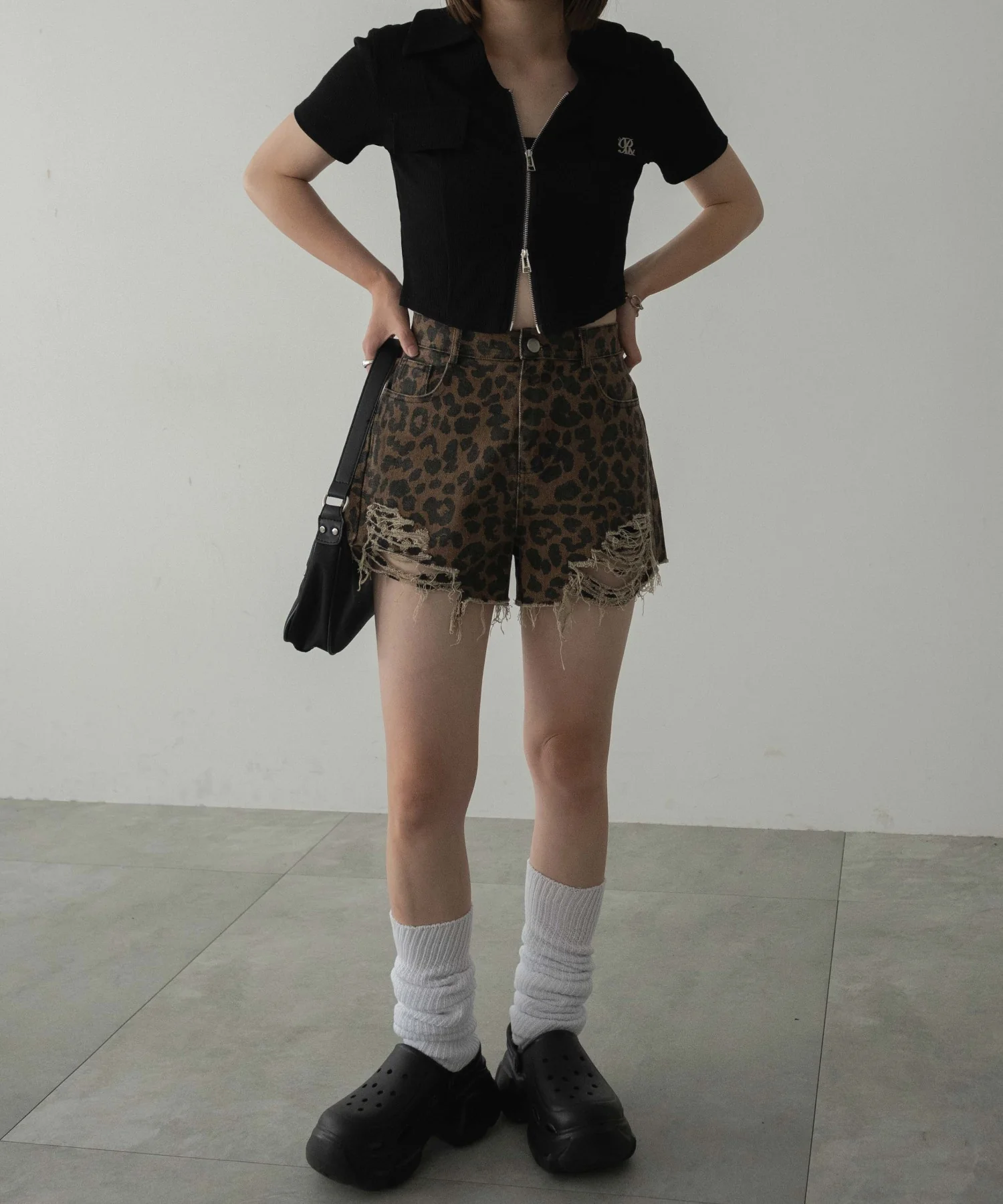 レオパードダメージショートパンツ - Image 8