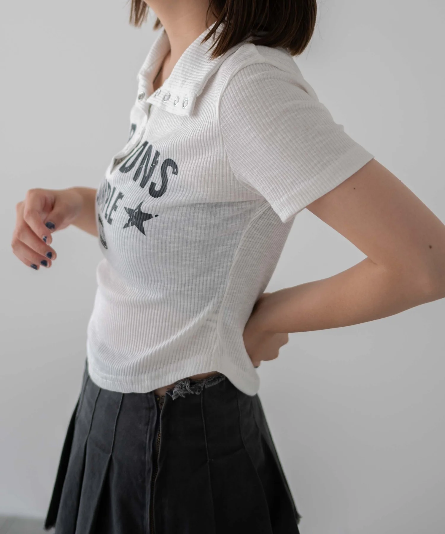 スナップボタンロゴクロップドT - Image 7