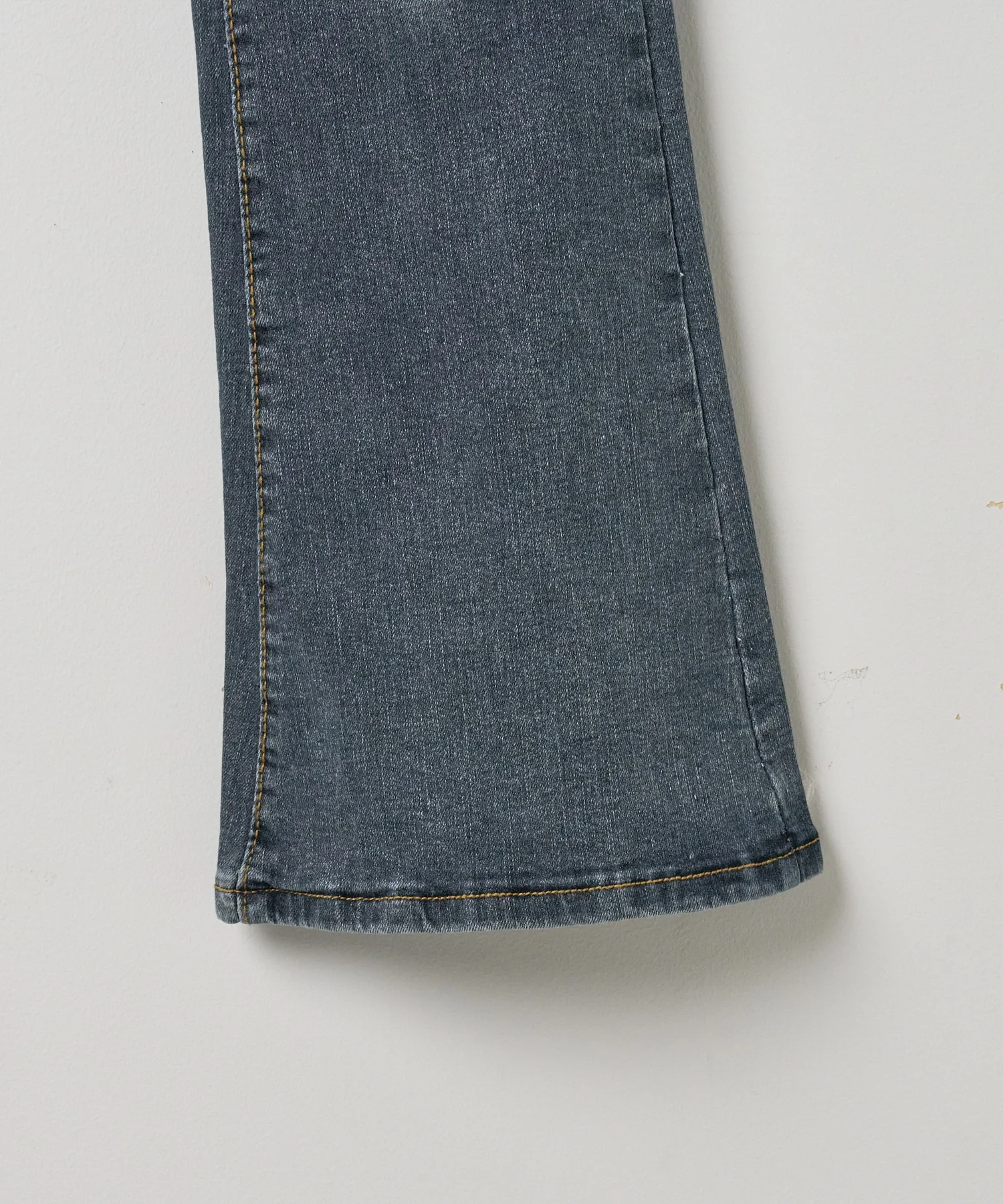 ストレッチフレアデニムパンツ - Image 12