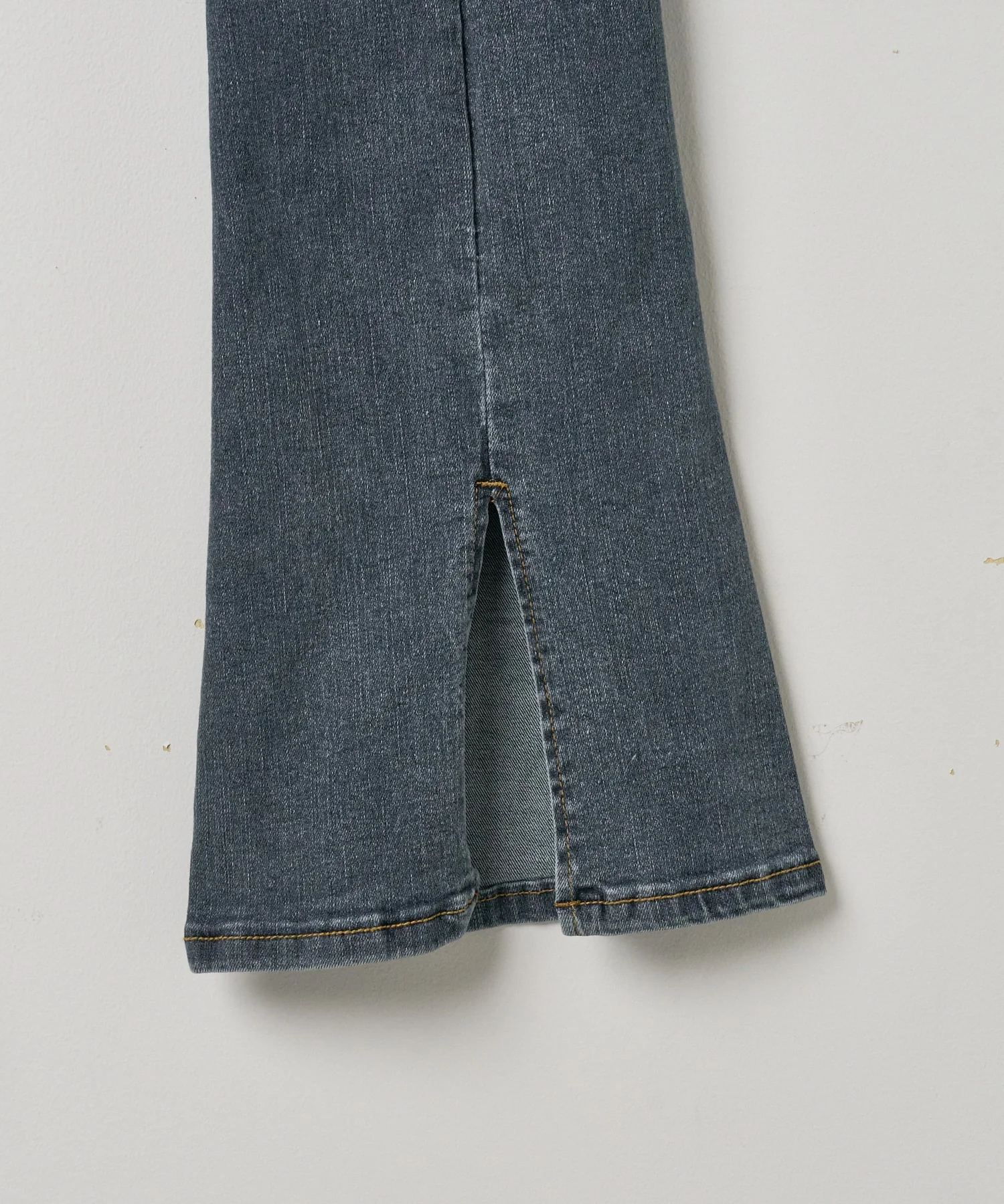 ストレッチフレアデニムパンツ - Image 16