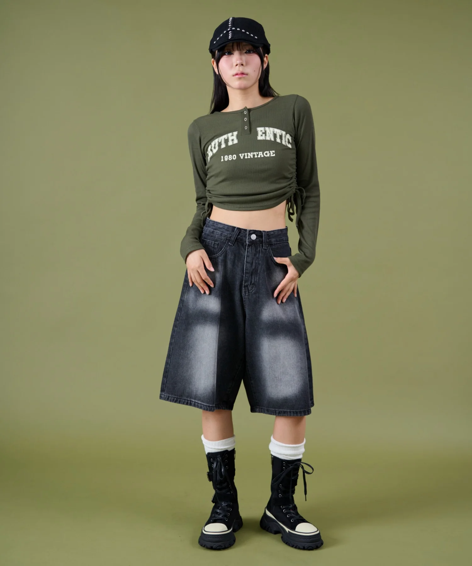 サイドギャザーヘンリーネックロゴTOP - Image 3