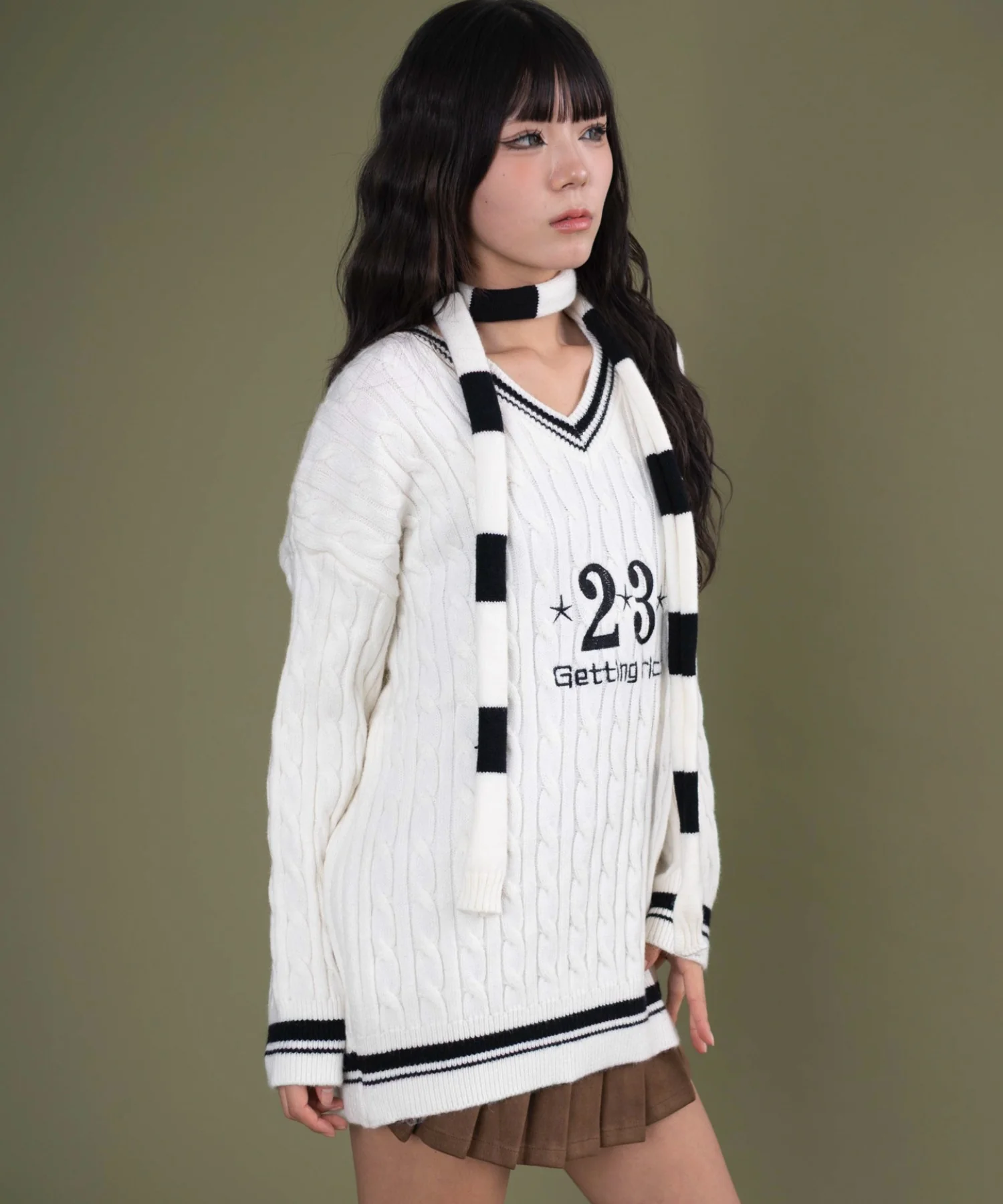 マフラー付きチルデンニット - Image 6