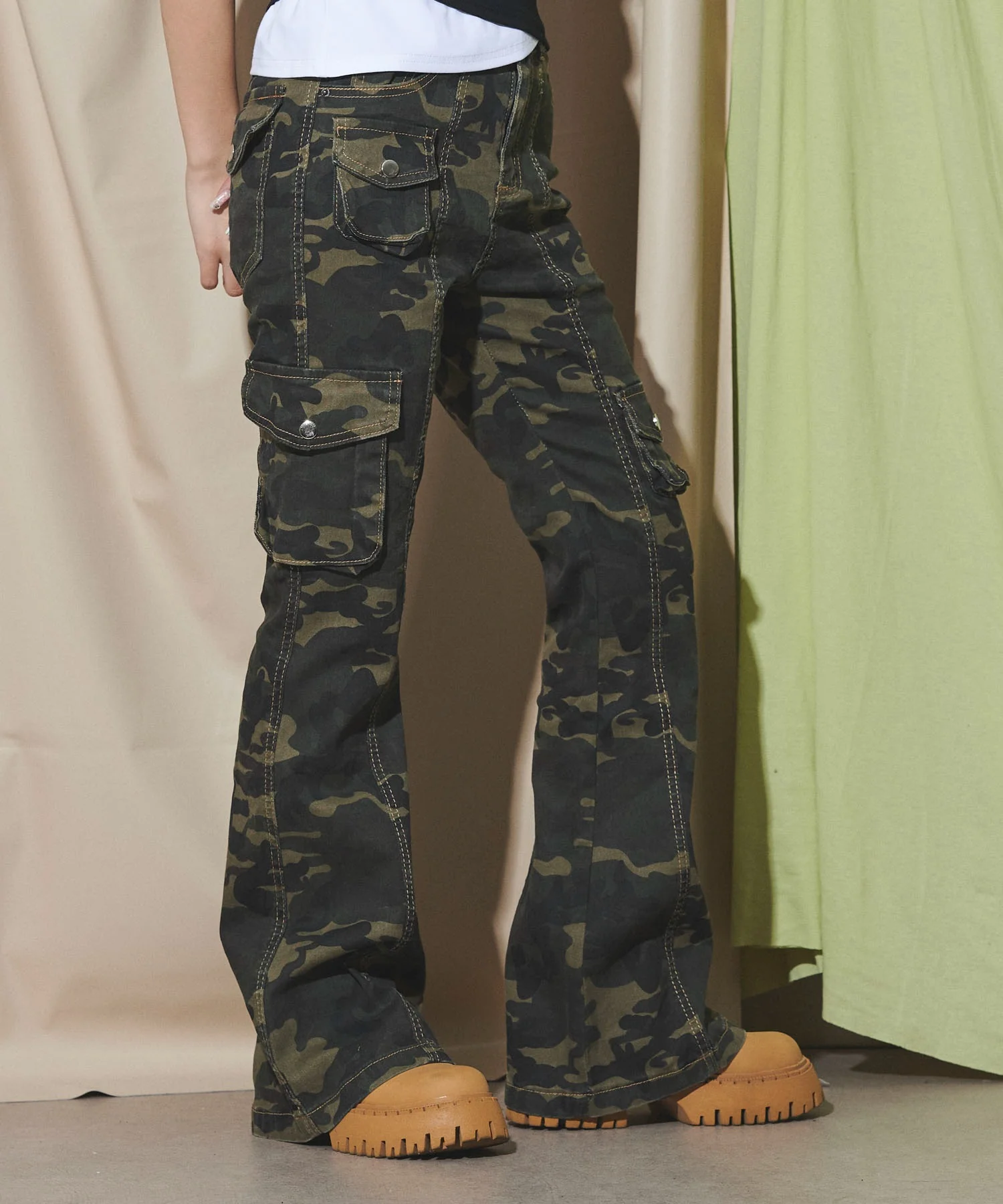 カモフラブッシュフレアパンツ - Image 10