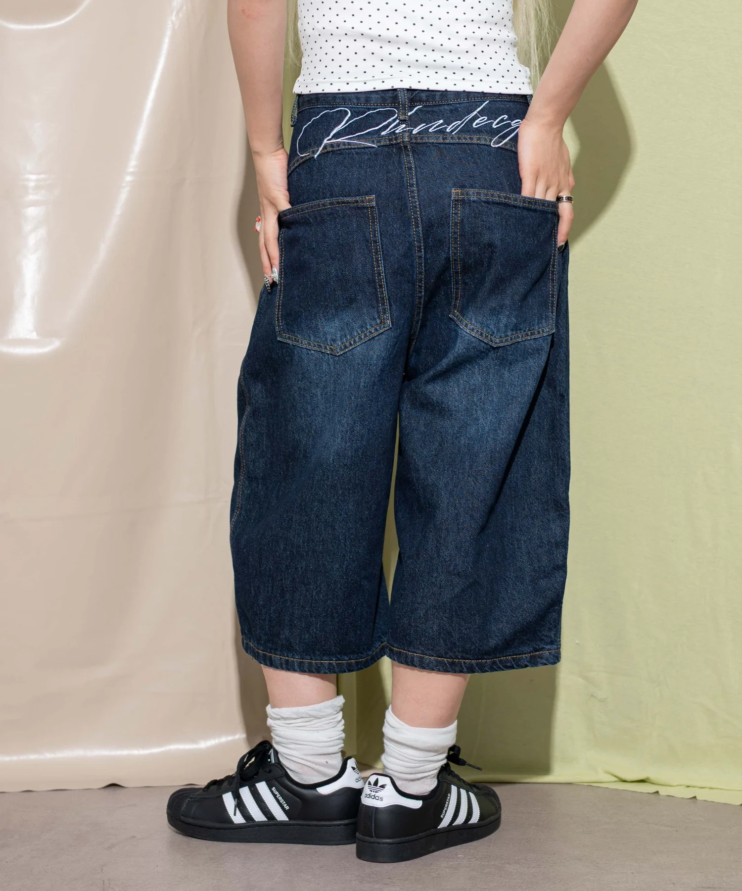バック刺繍ロゴワイドハーフパンツ