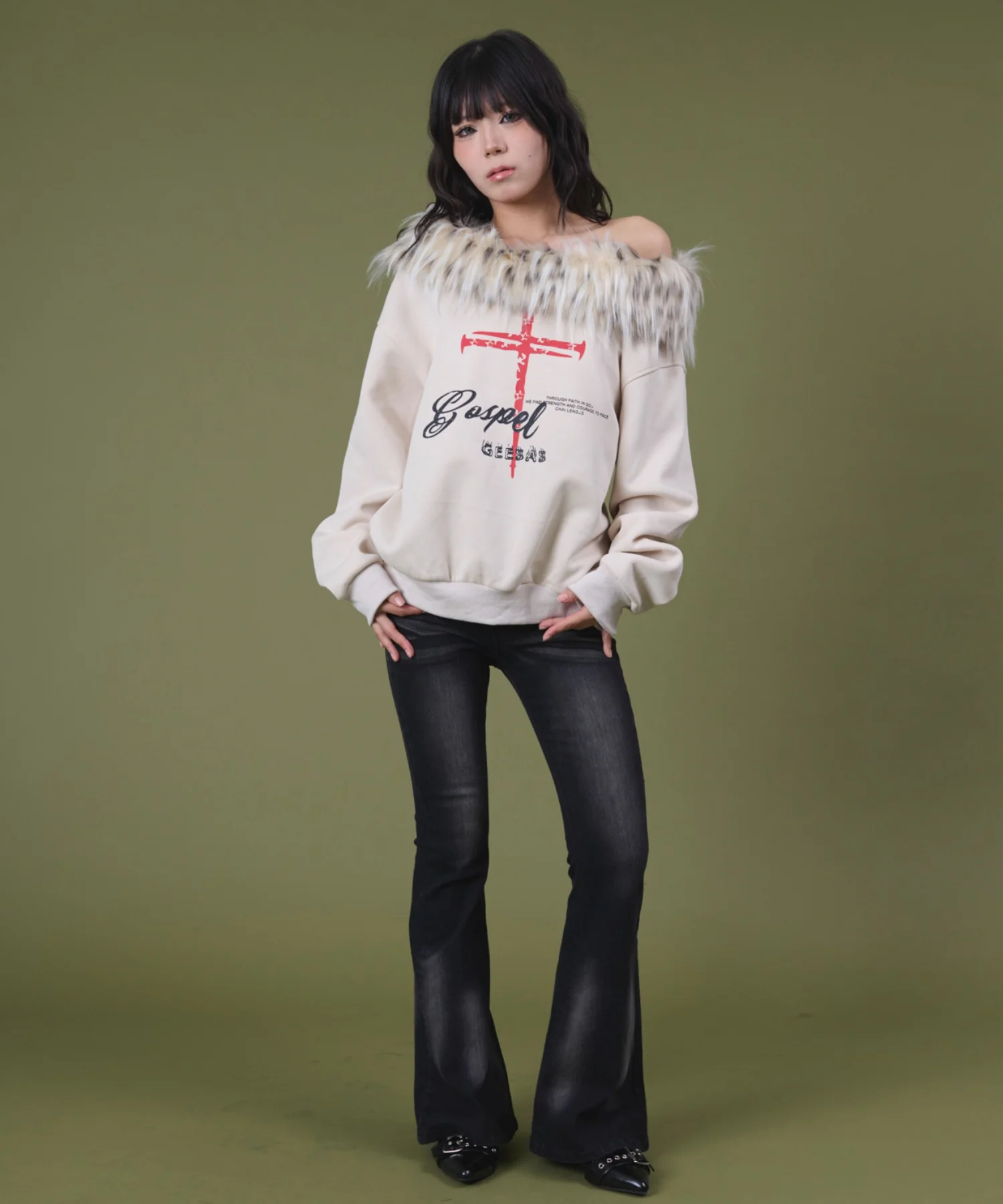 ファーオフショルダークロスプルオーバー - Image 7