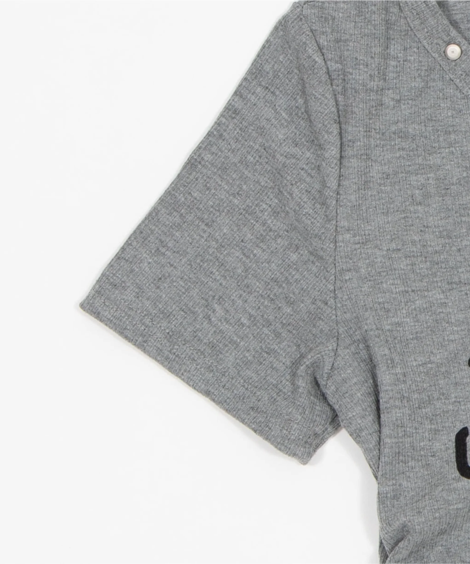 スタッズジップVネックSS Tシャツ - Image 15