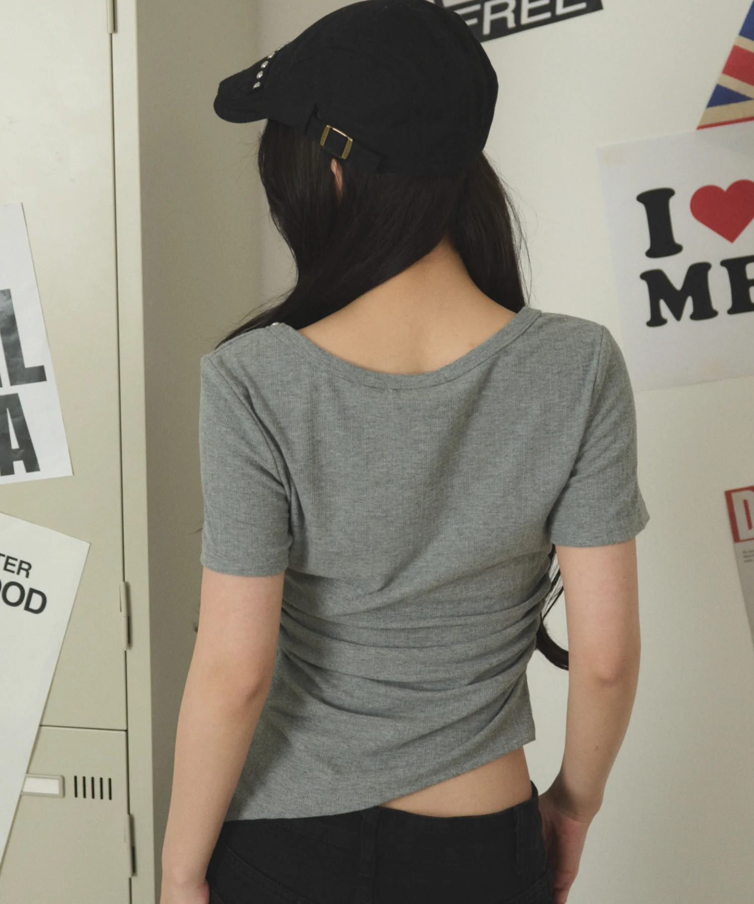 スタッズジップVネックSS Tシャツ - Image 9