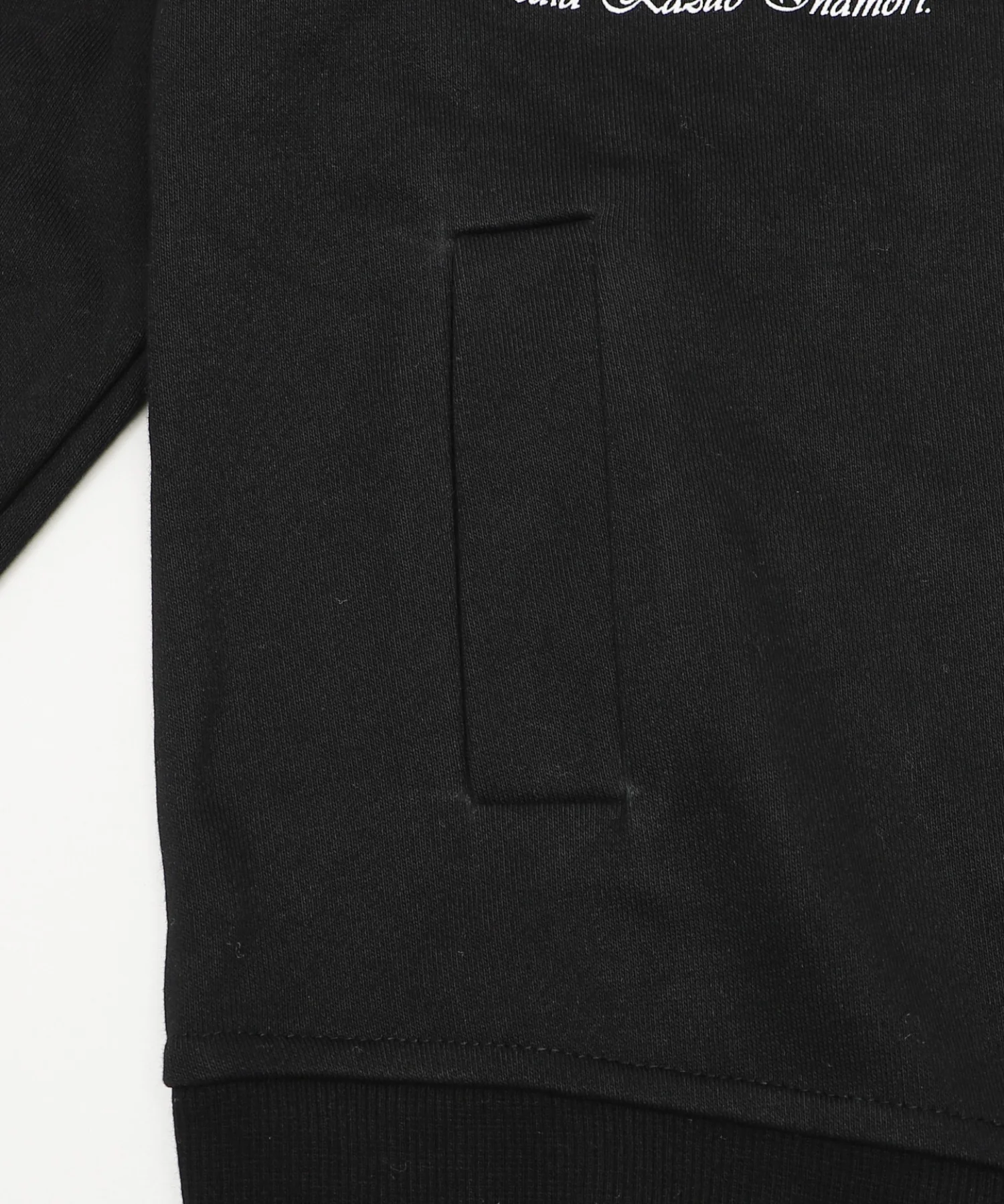 オフショルグラフィックスウェット - Image 17