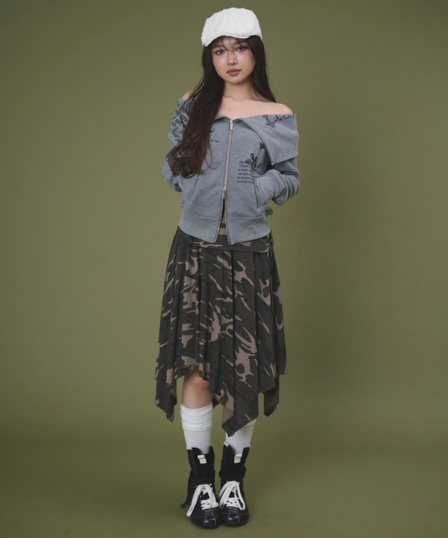 オフショルグラフィックスウェット - Image 3
