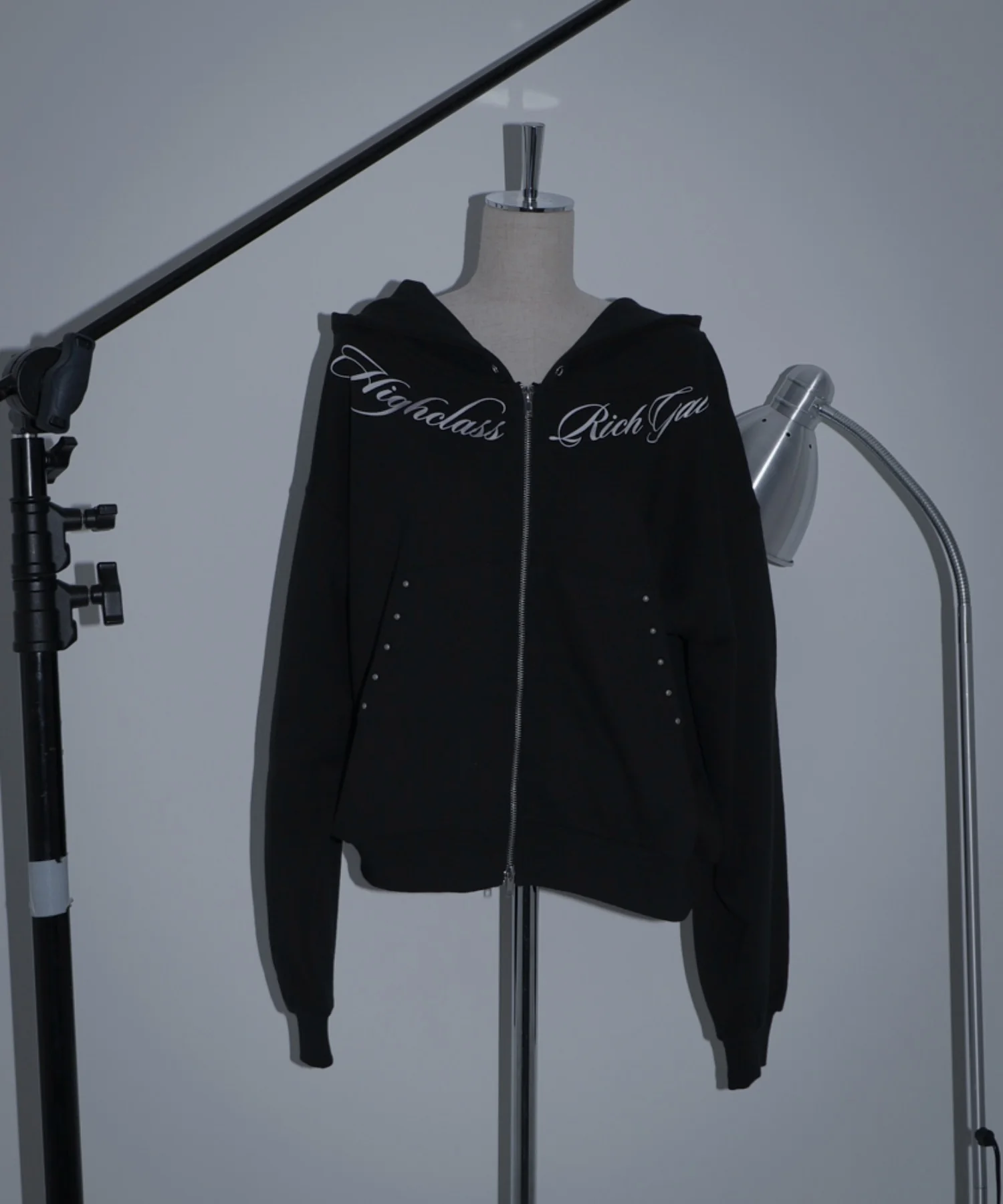 スタッズグラフィックZIPパーカー - Image 12