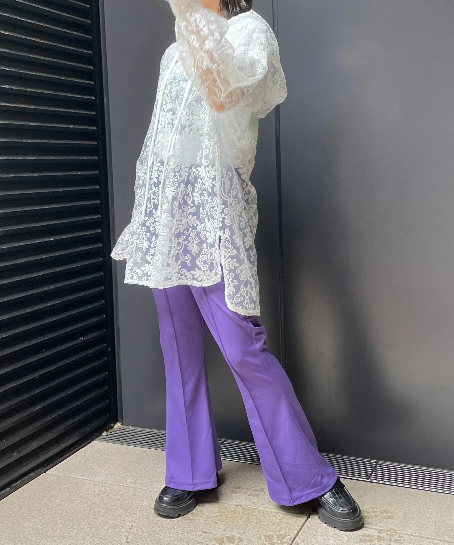 【低身長向け】ポンチピンタックフレアパンツ - Image 11