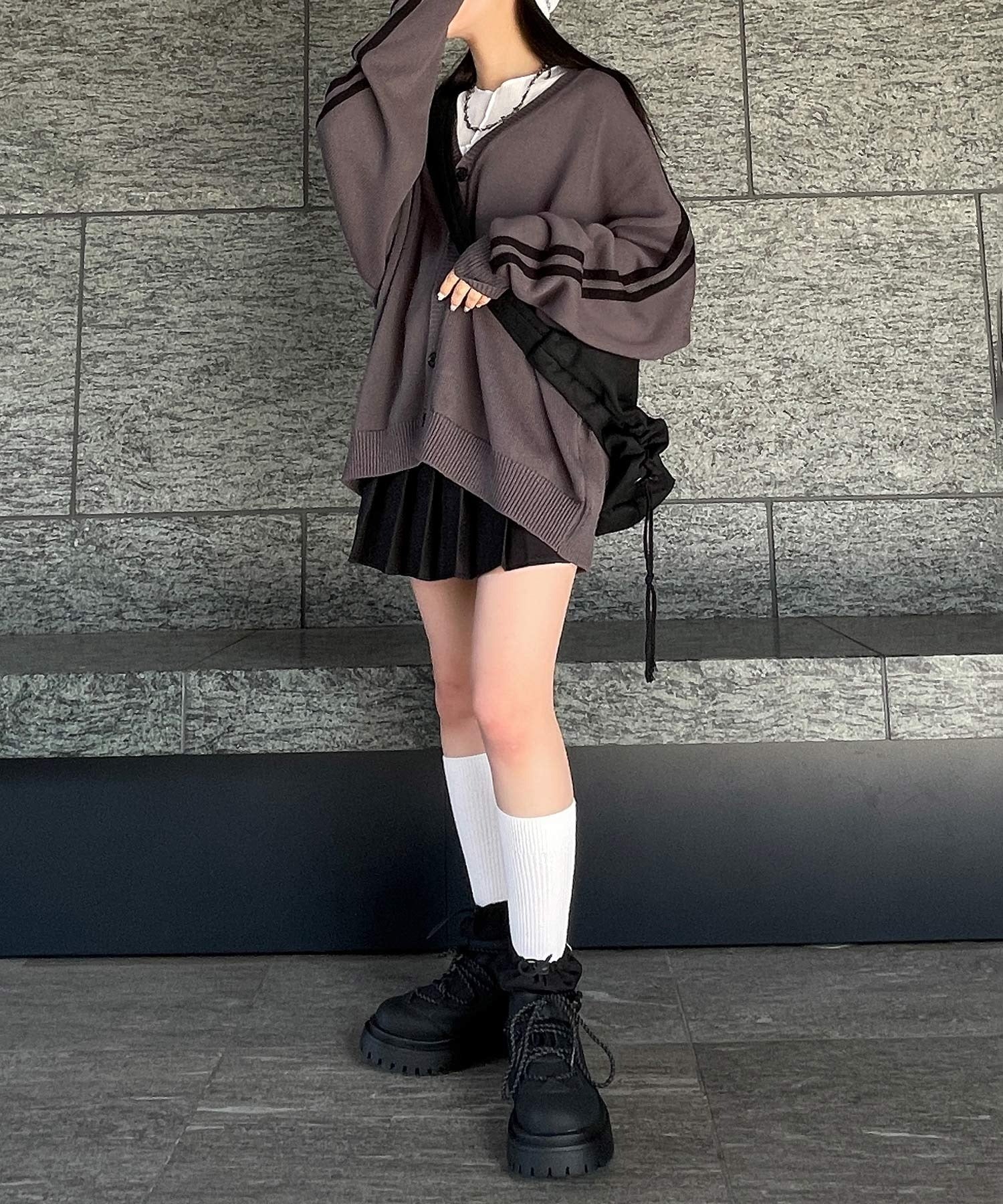 ベルト付きチェーンプリーツミニスカート - Image 16