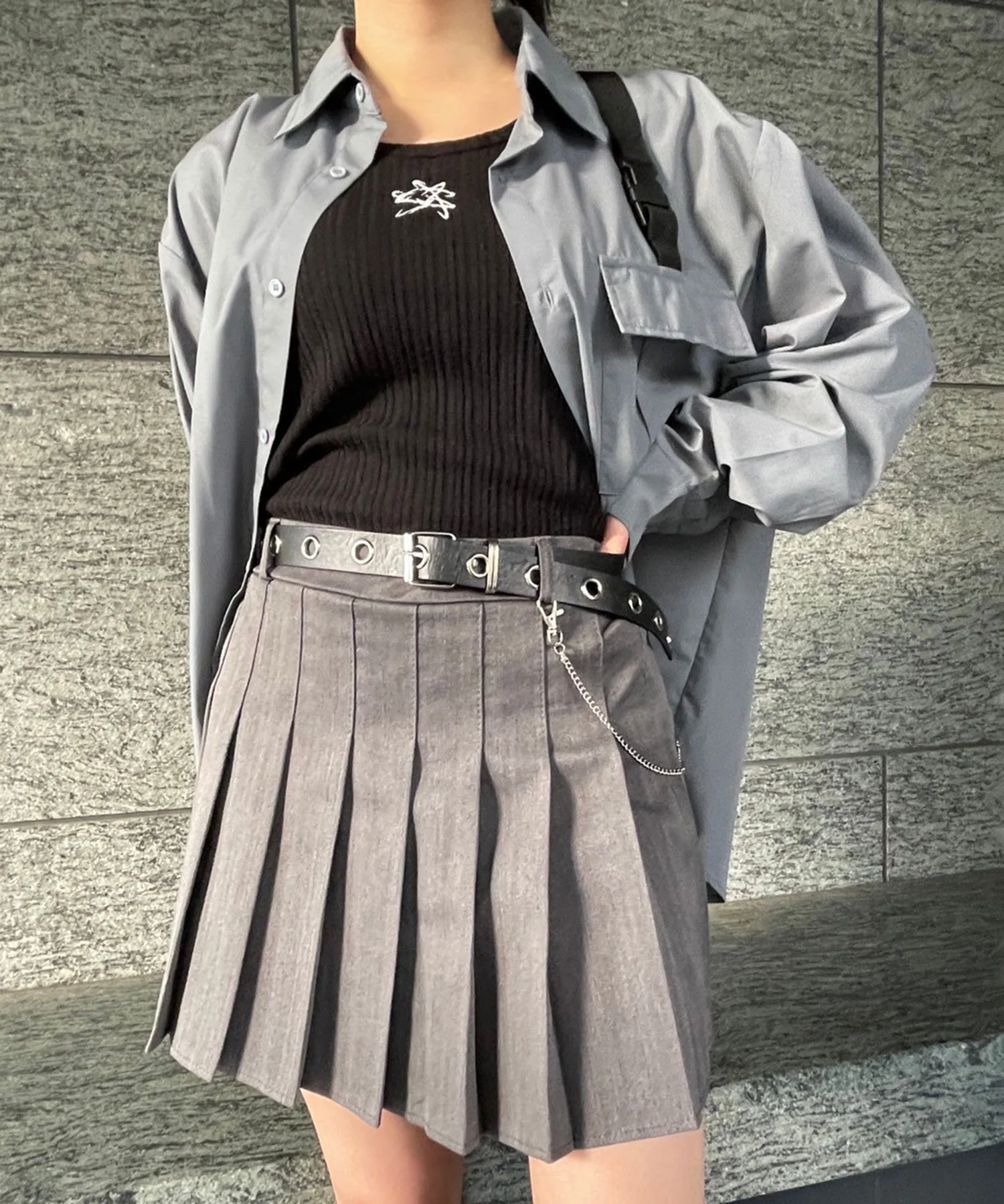 ベルト付きチェーンプリーツミニスカート - Image 5