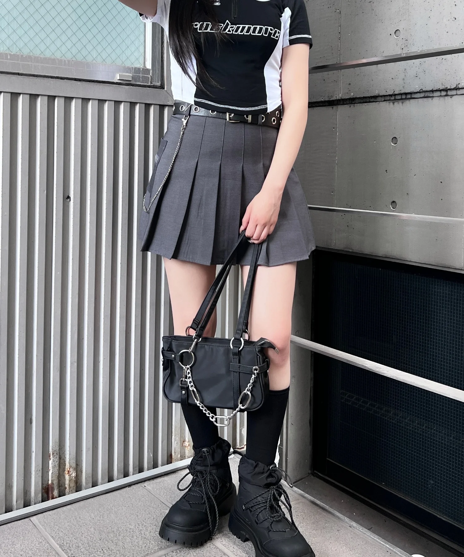 ベルト付きチェーンプリーツミニスカート - Image 7