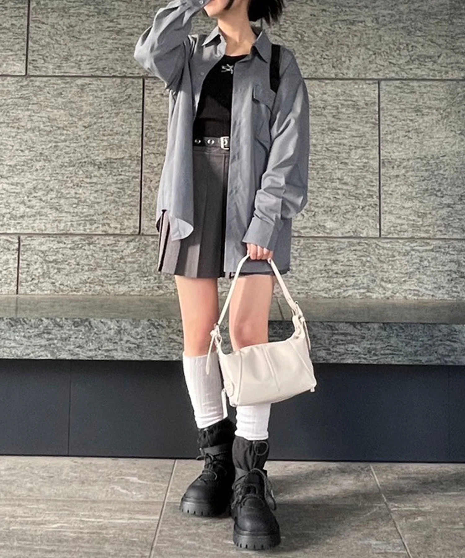 ベルト付きチェーンプリーツミニスカート - Image 8