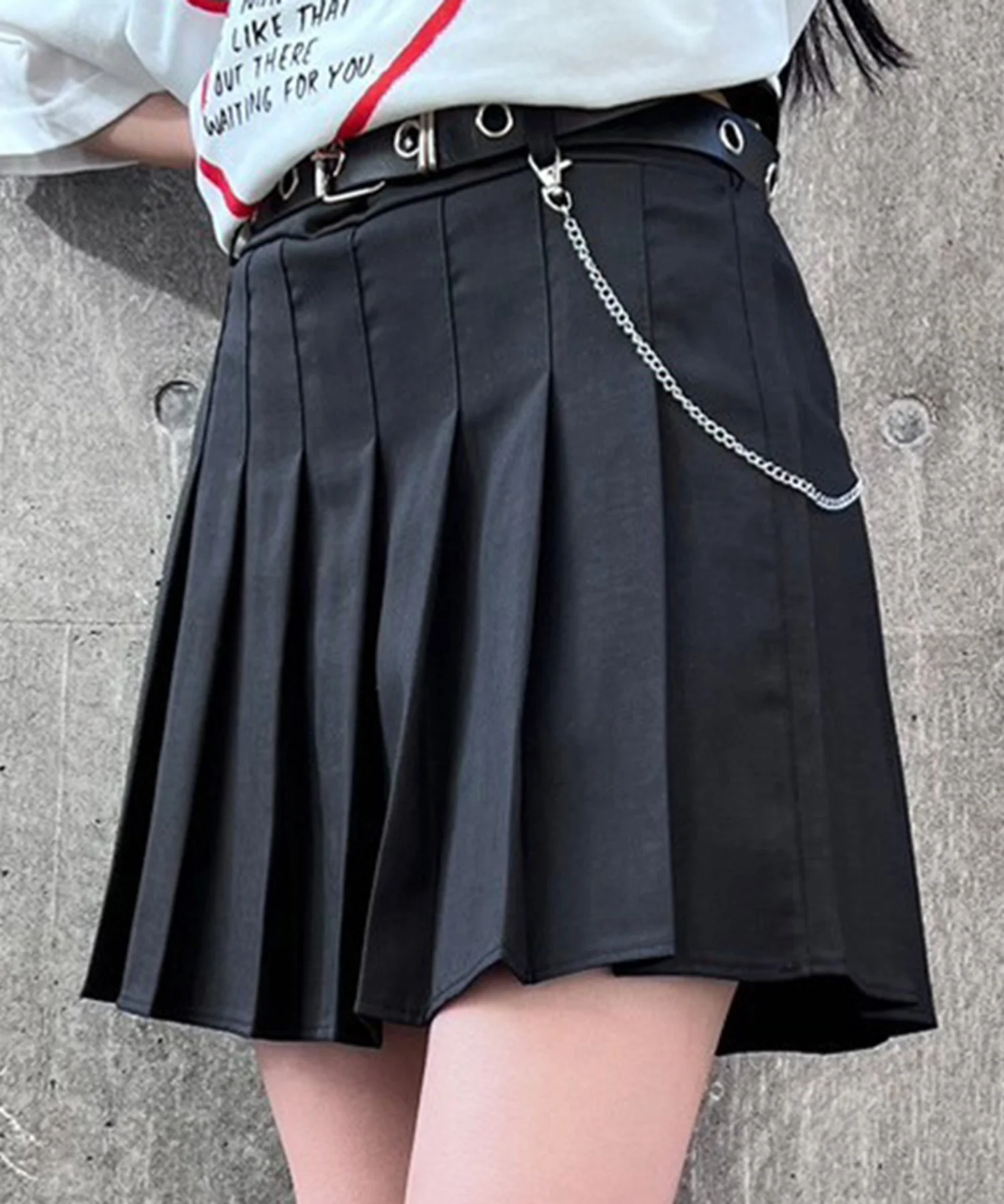 ベルト付きチェーンプリーツミニスカート - Image 9