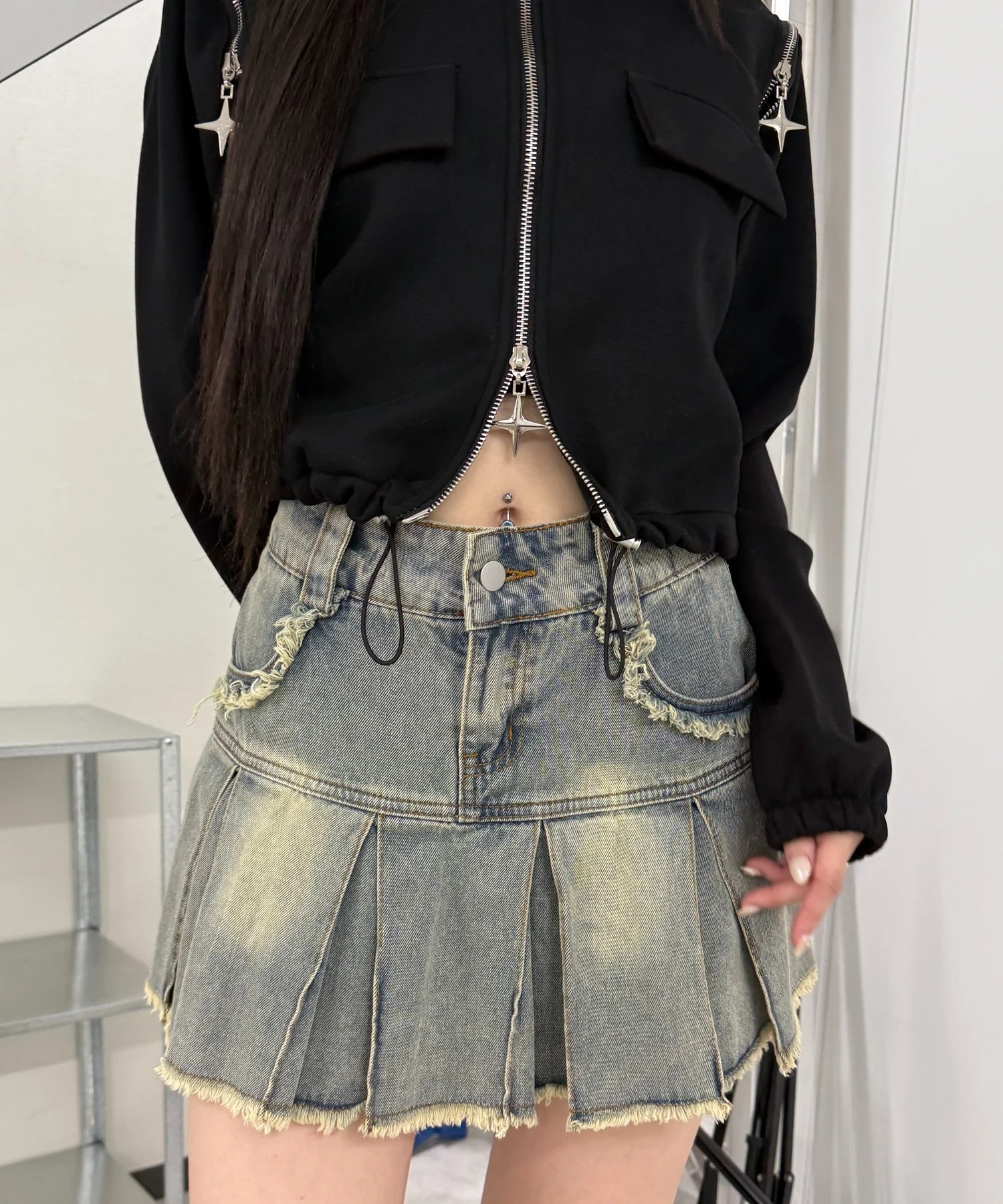 プリーツヘムフリンジデニムミニスカート - Image 11