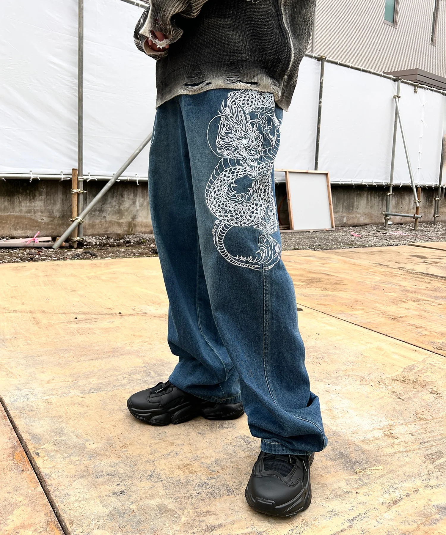 ドラゴン刺繍デニムパンツ - Image 5
