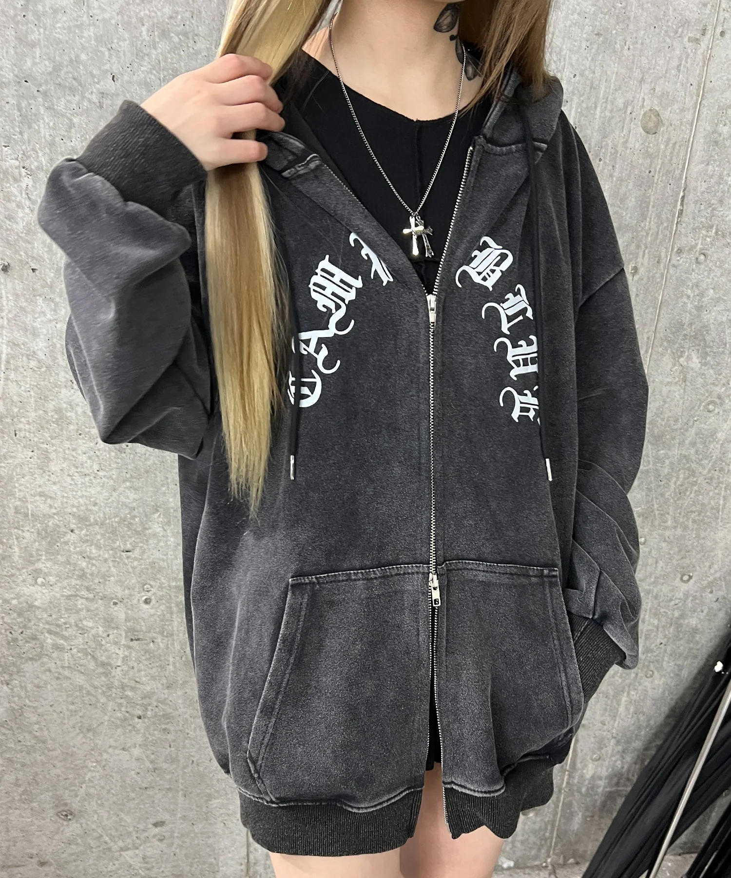 エイジドラージロゴジップパーカー - Image 3