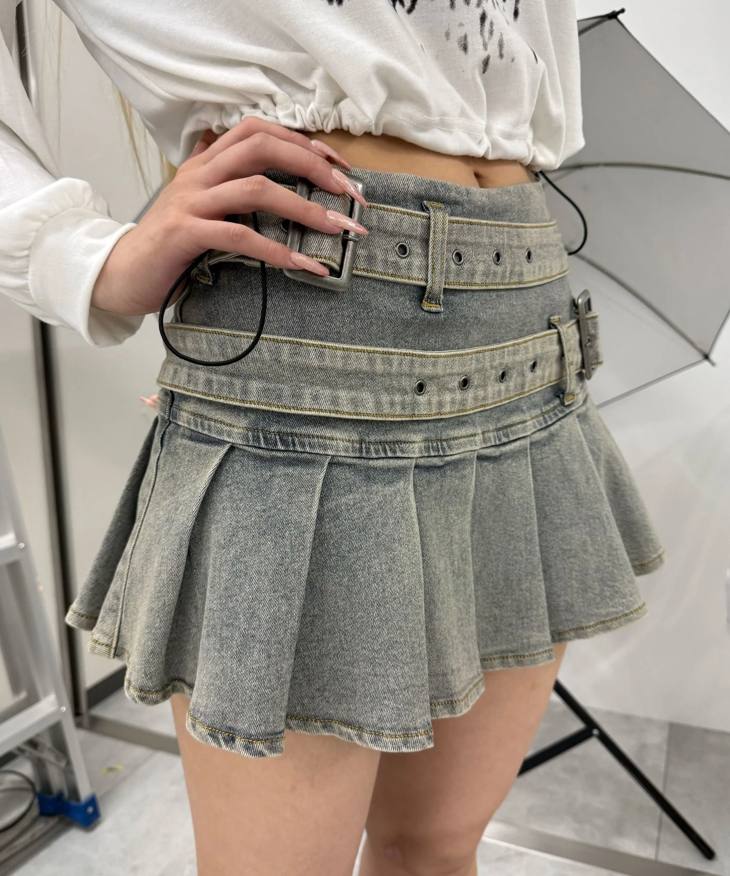Wベルトデニムプリーツミニスカパン - Image 12