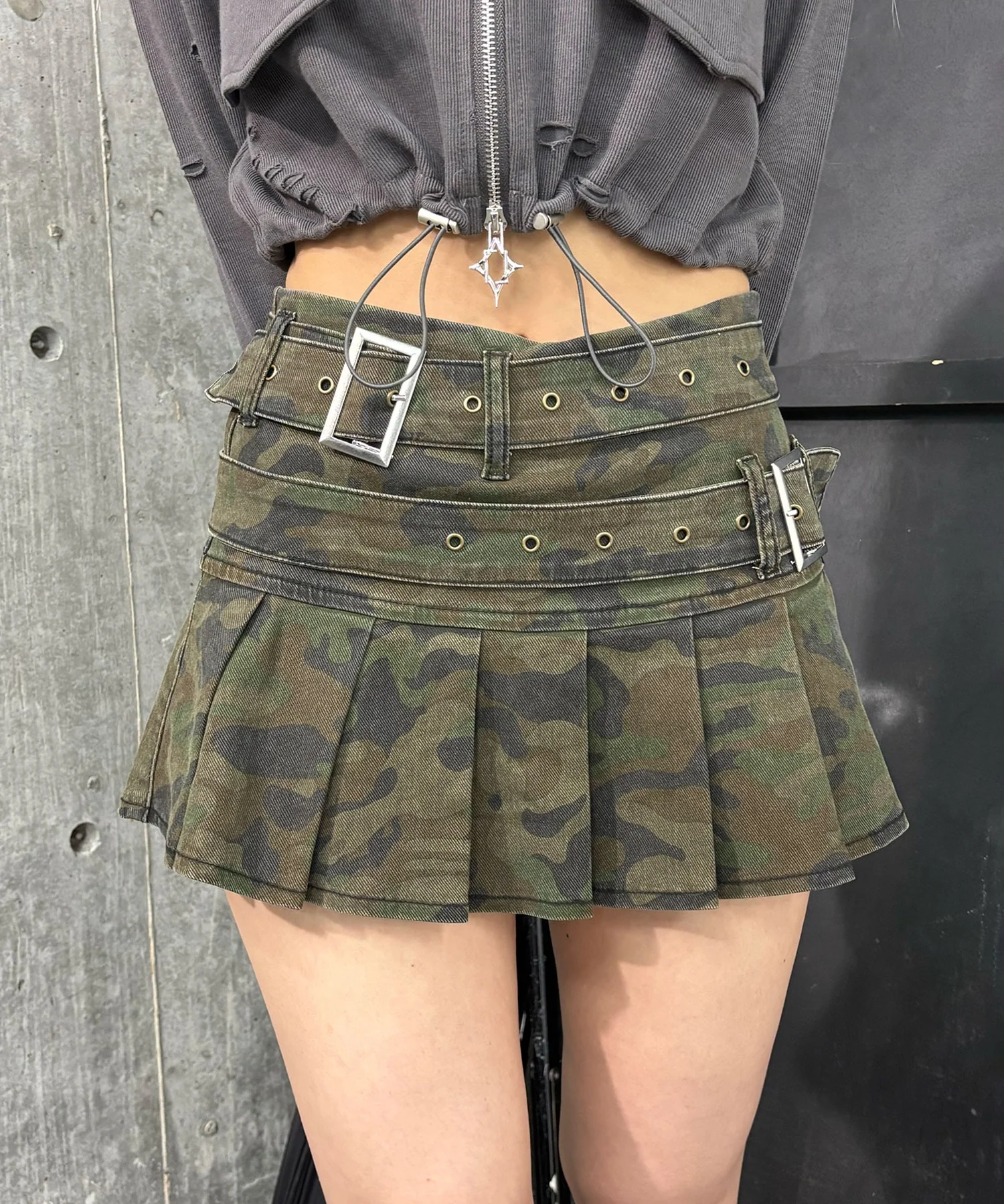 Wベルトデニムプリーツミニスカパン - Image 17
